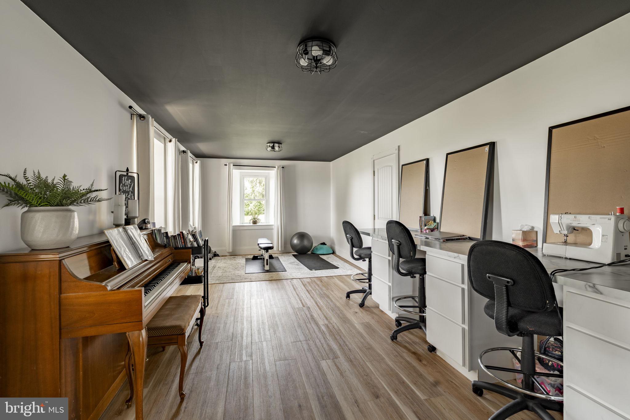 CAERNARVON TWP - Residential