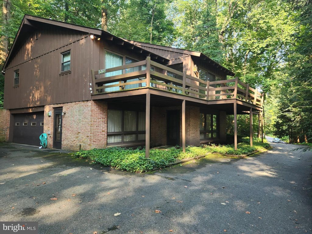 Photo of 400 Ringneck Lane, Lancaster, PA 17601 (MLS # PALA2055628)