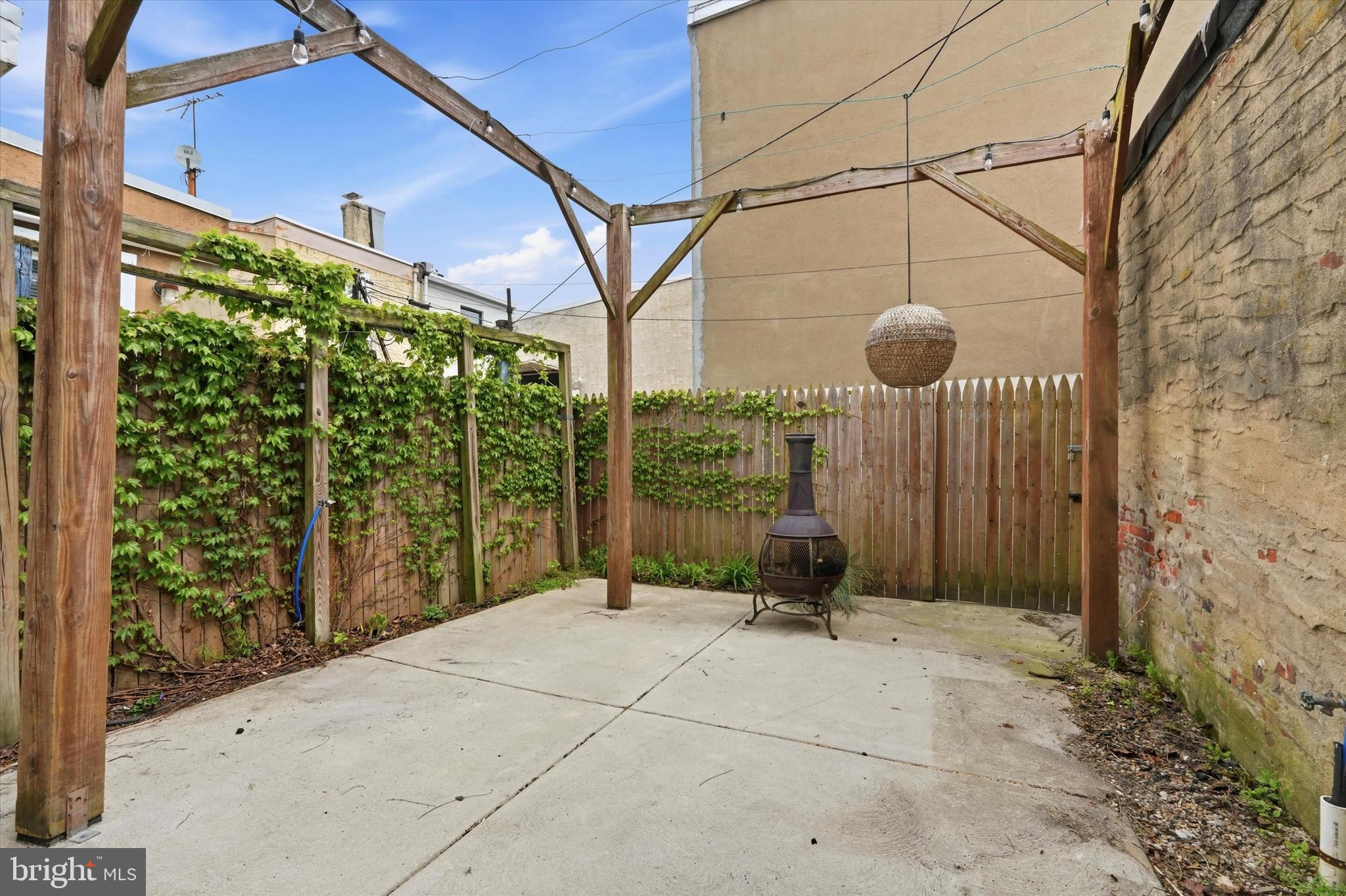 DICKINSON NARROWS - Residential