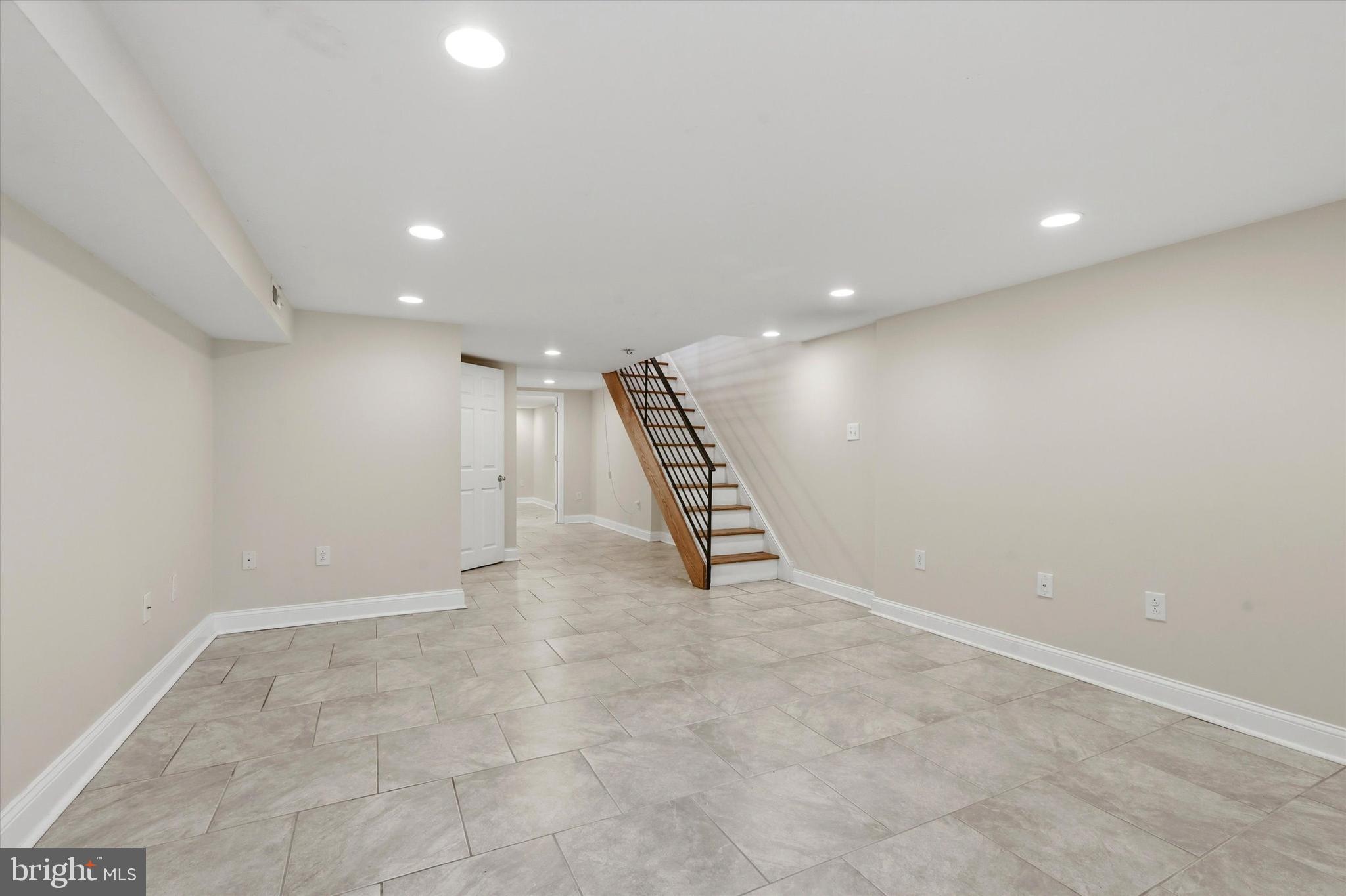DICKINSON NARROWS - Residential