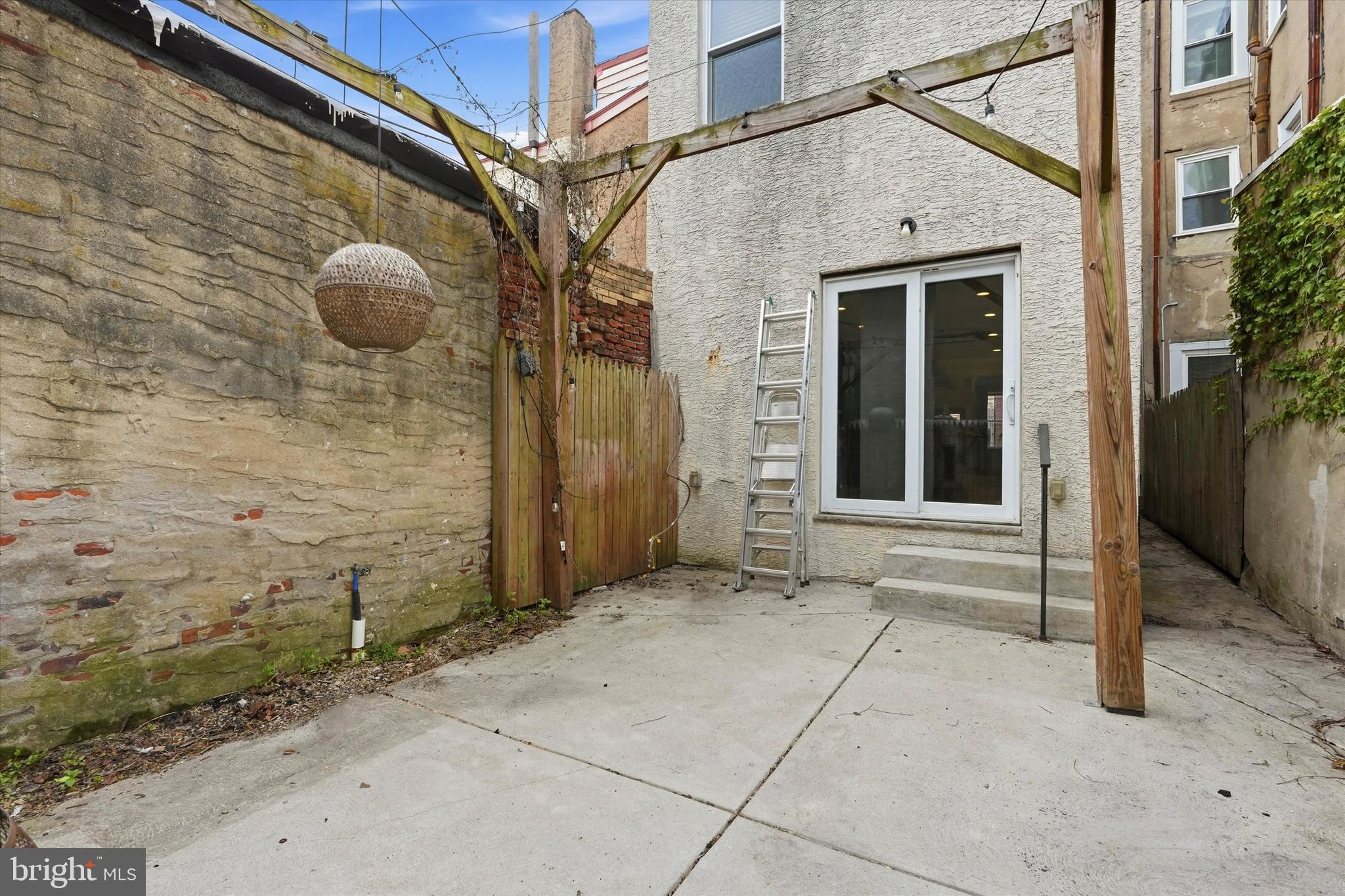 DICKINSON NARROWS - Residential
