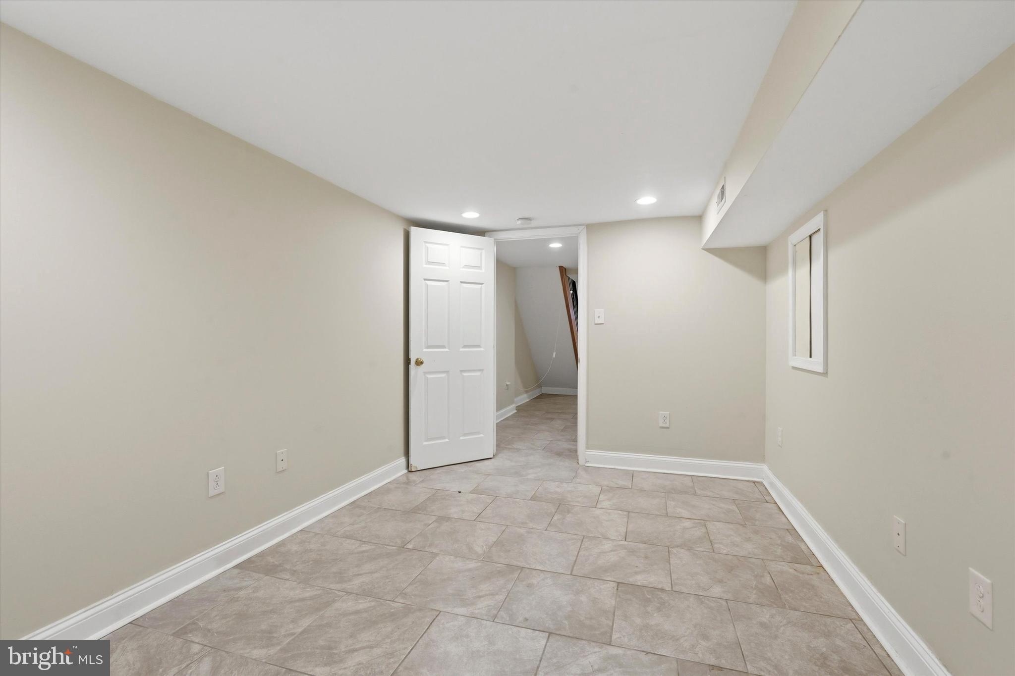 DICKINSON NARROWS - Residential