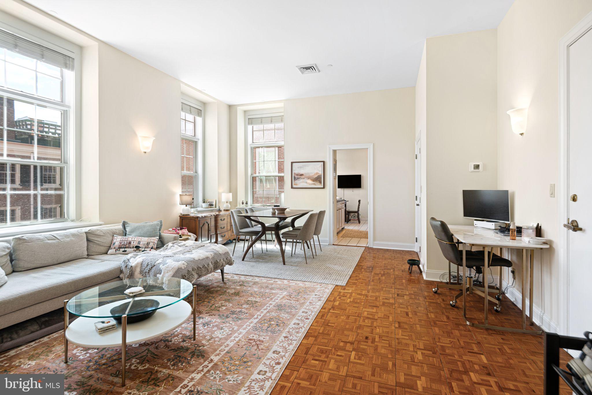 SOCIETY HILL - Residential