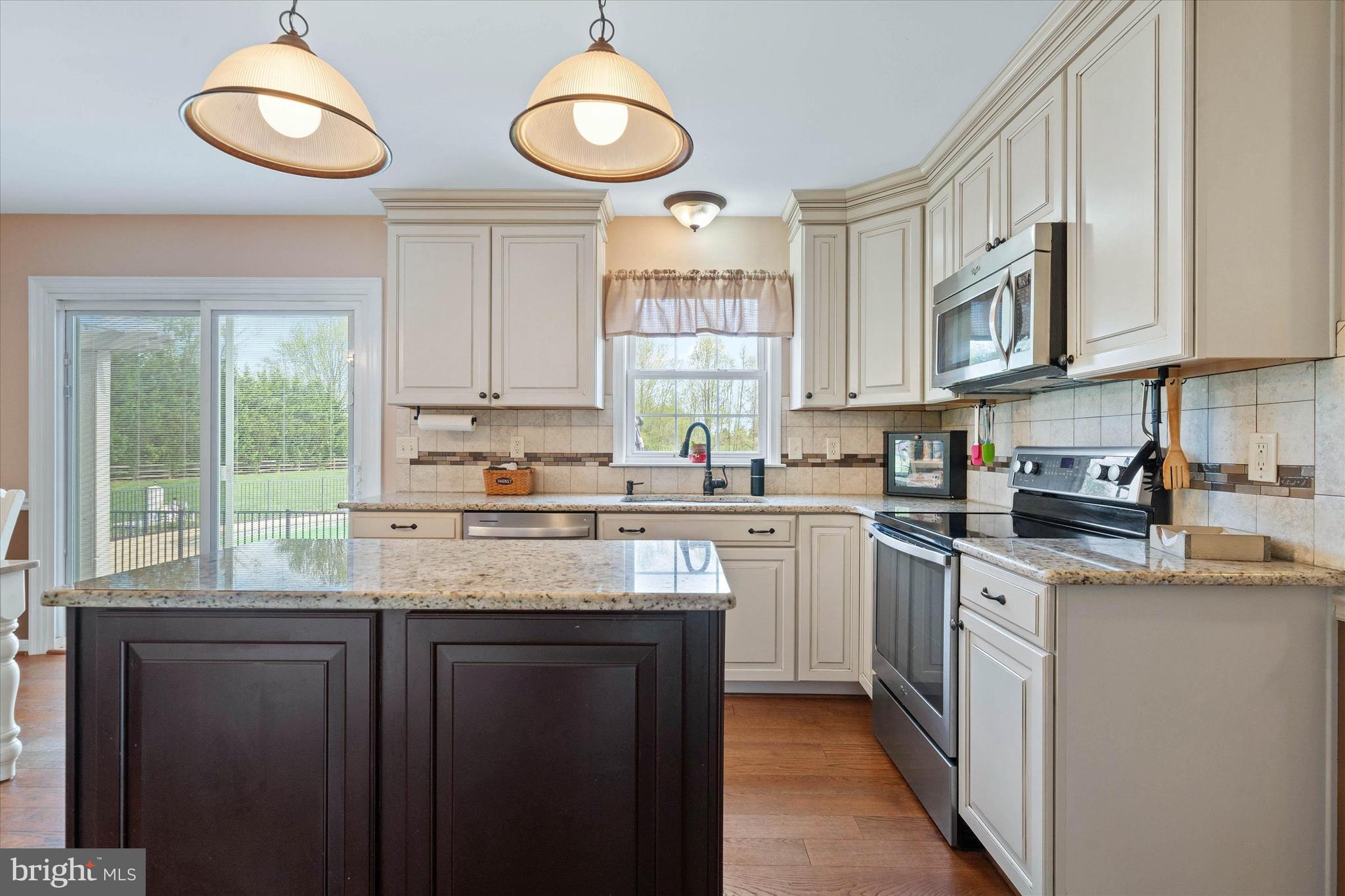 AMBER RIDGE - Residential