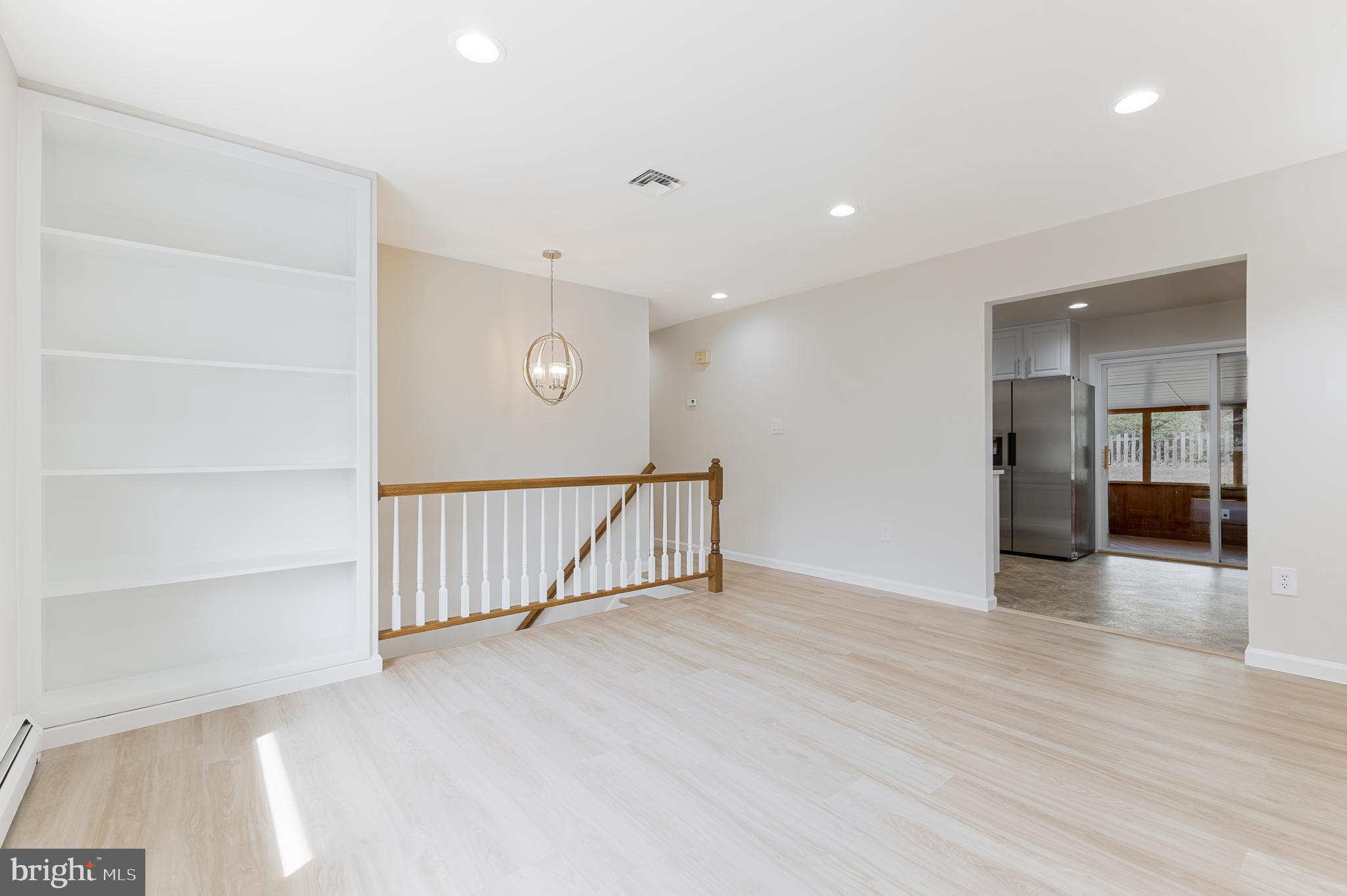 DALE CITY - Residential