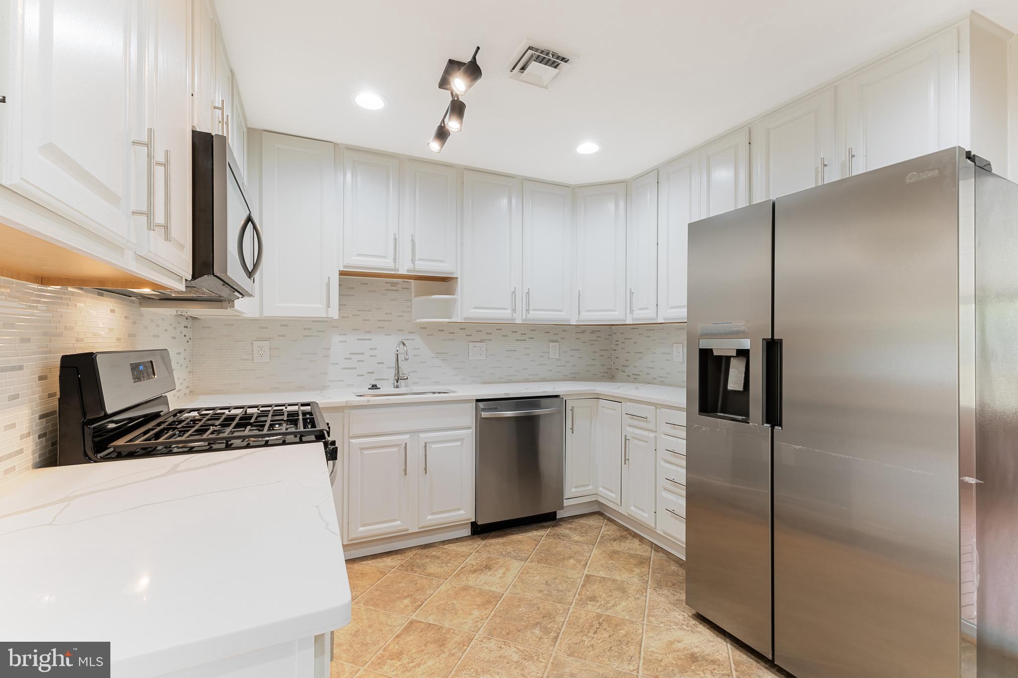 DALE CITY - Residential