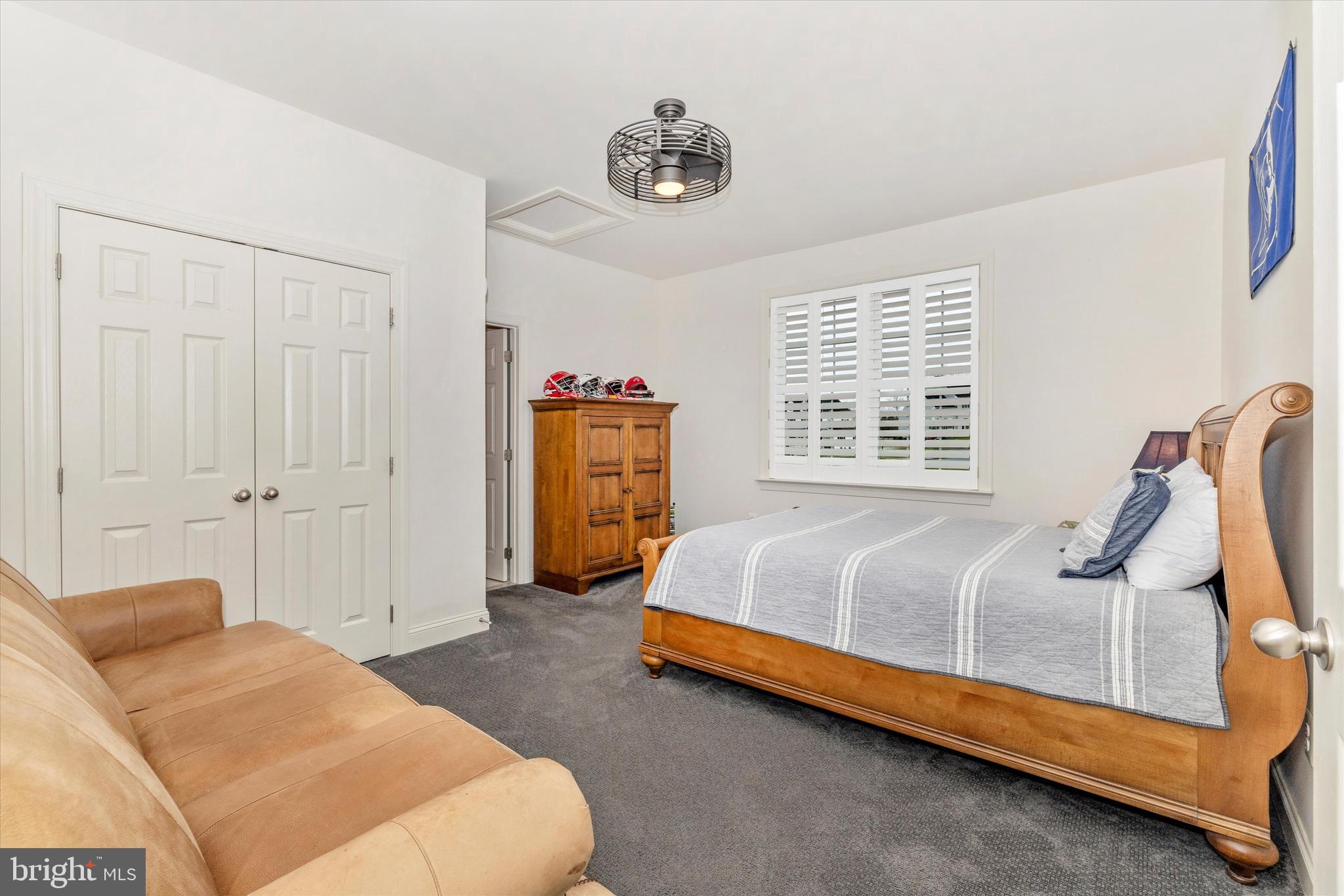 ROYAL OAKS - Residential