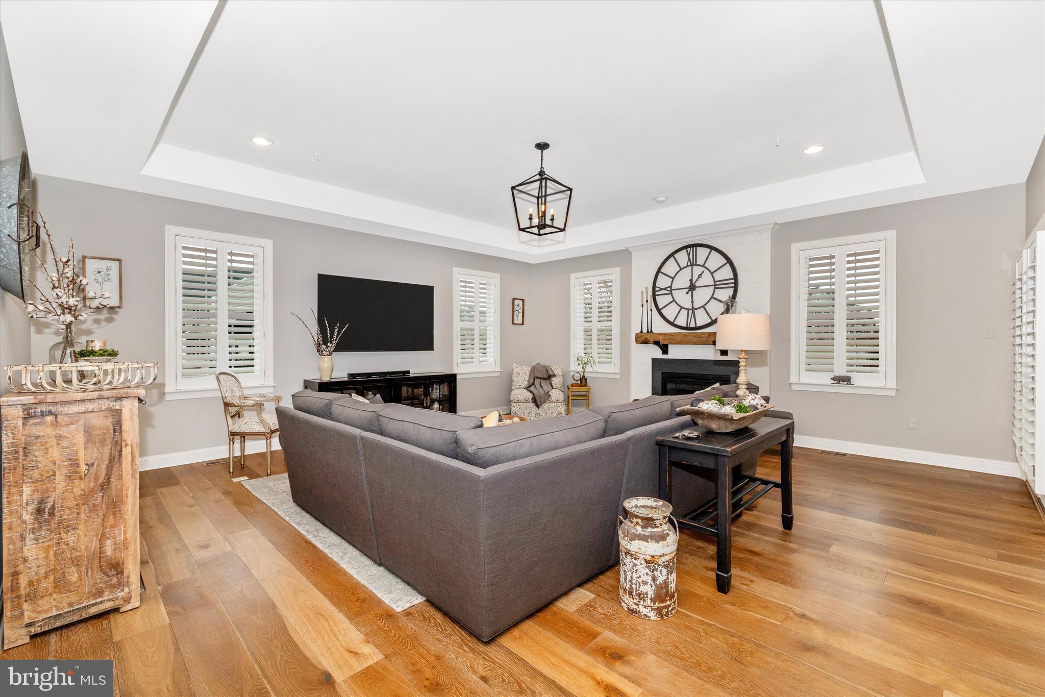 ROYAL OAKS - Residential