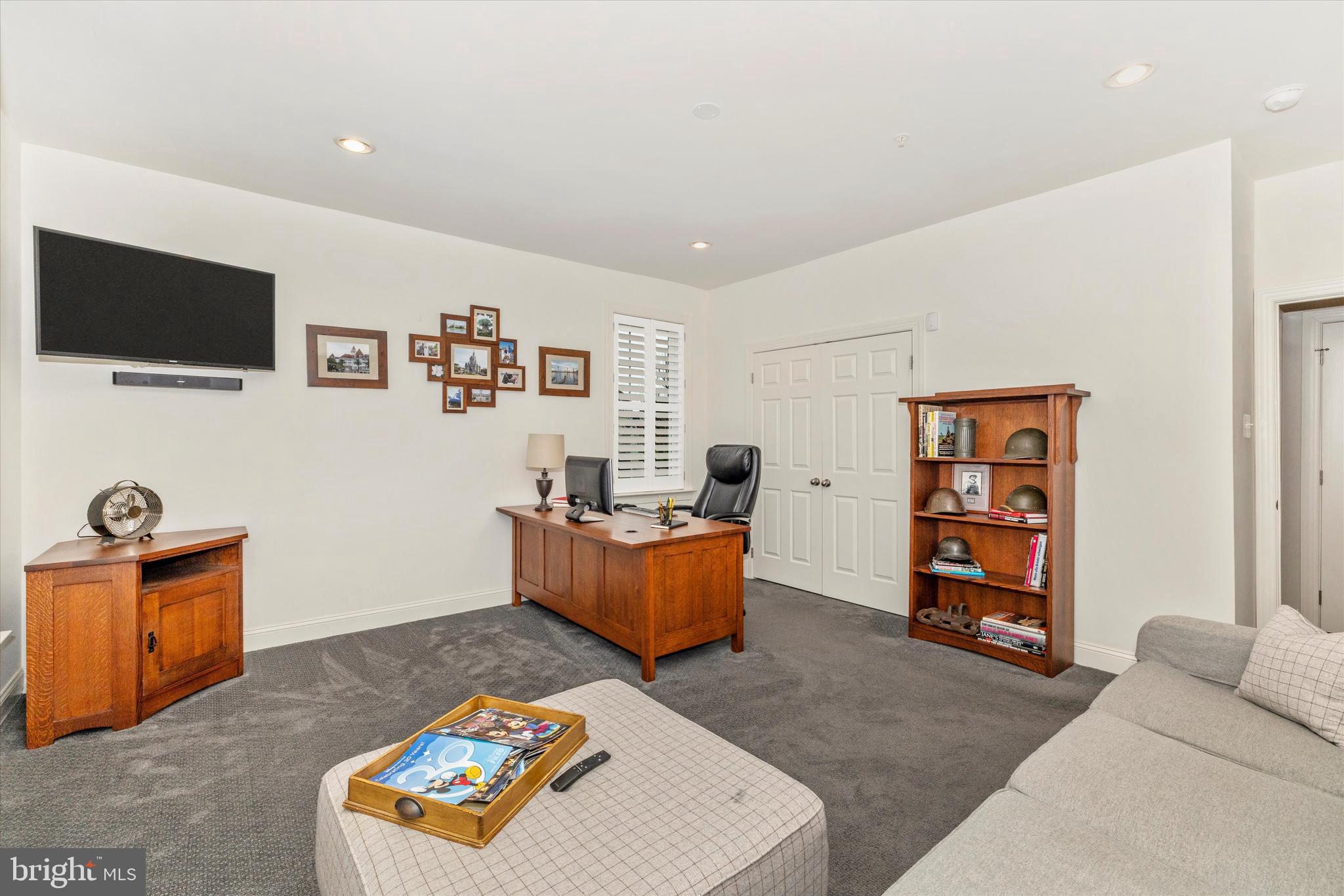 ROYAL OAKS - Residential