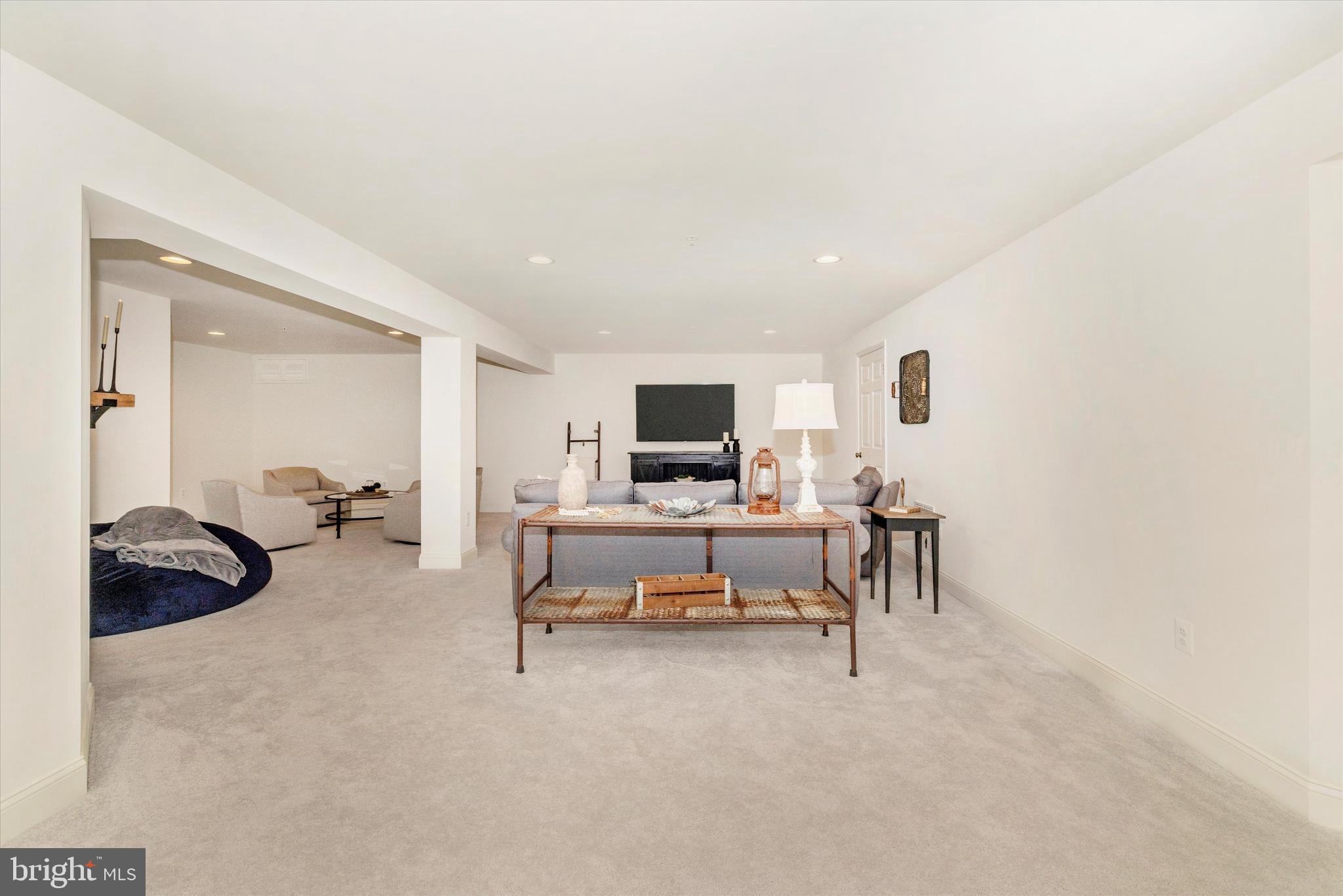 ROYAL OAKS - Residential