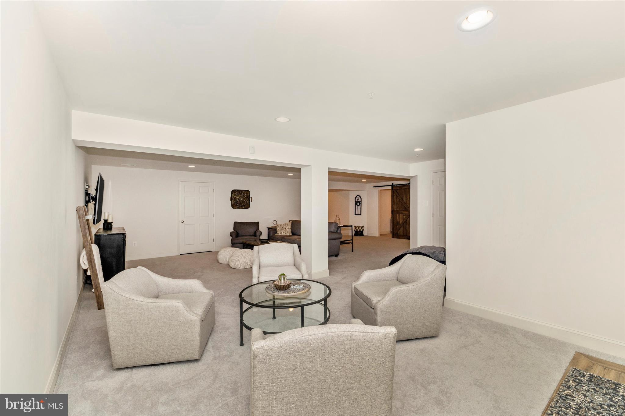 ROYAL OAKS - Residential