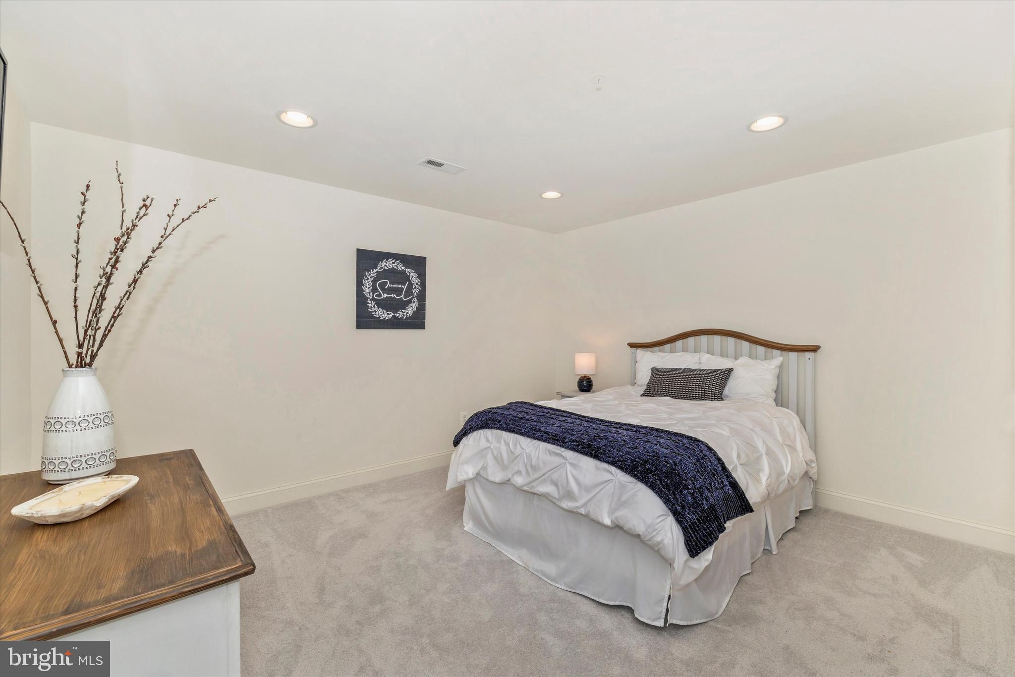 ROYAL OAKS - Residential