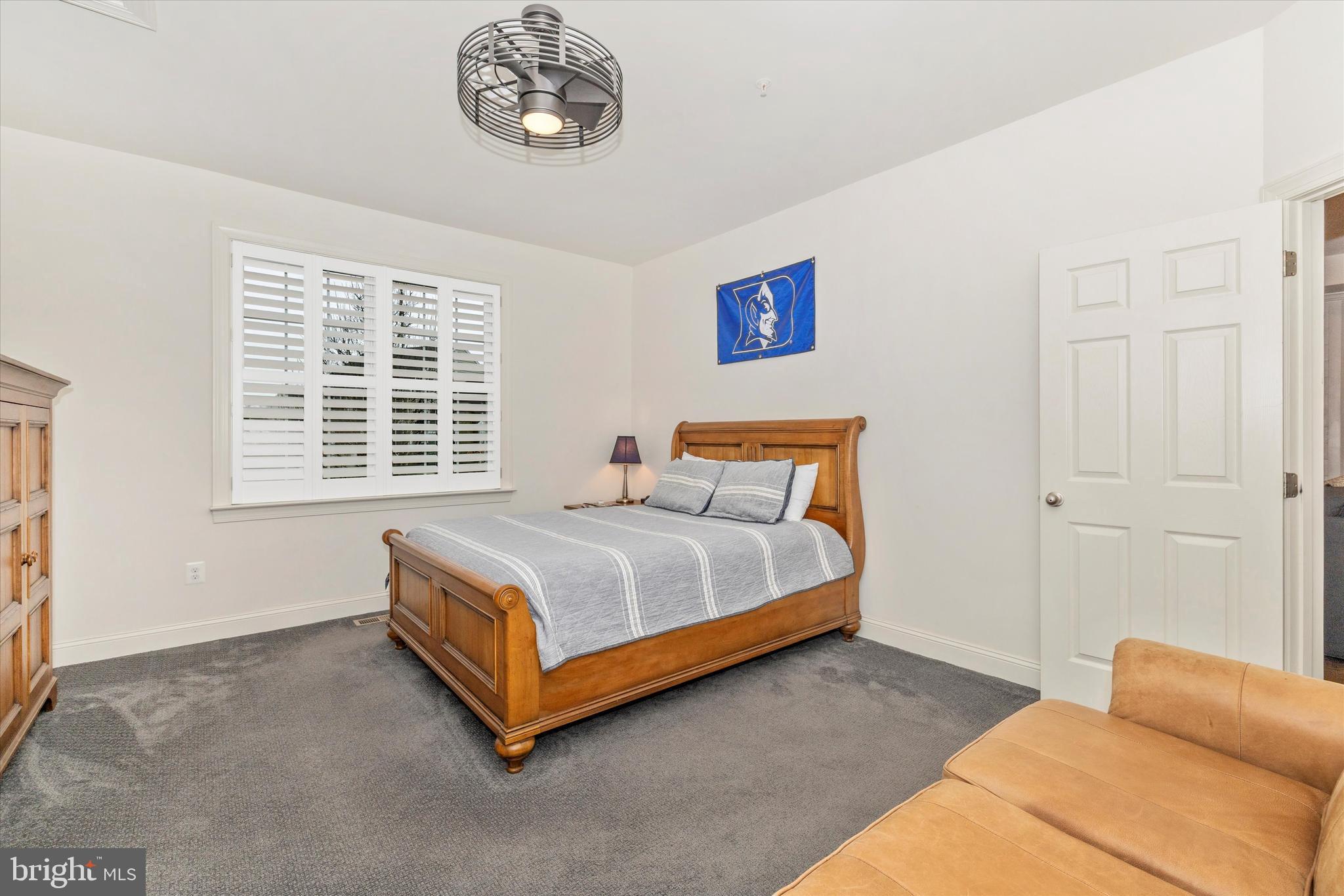 ROYAL OAKS - Residential