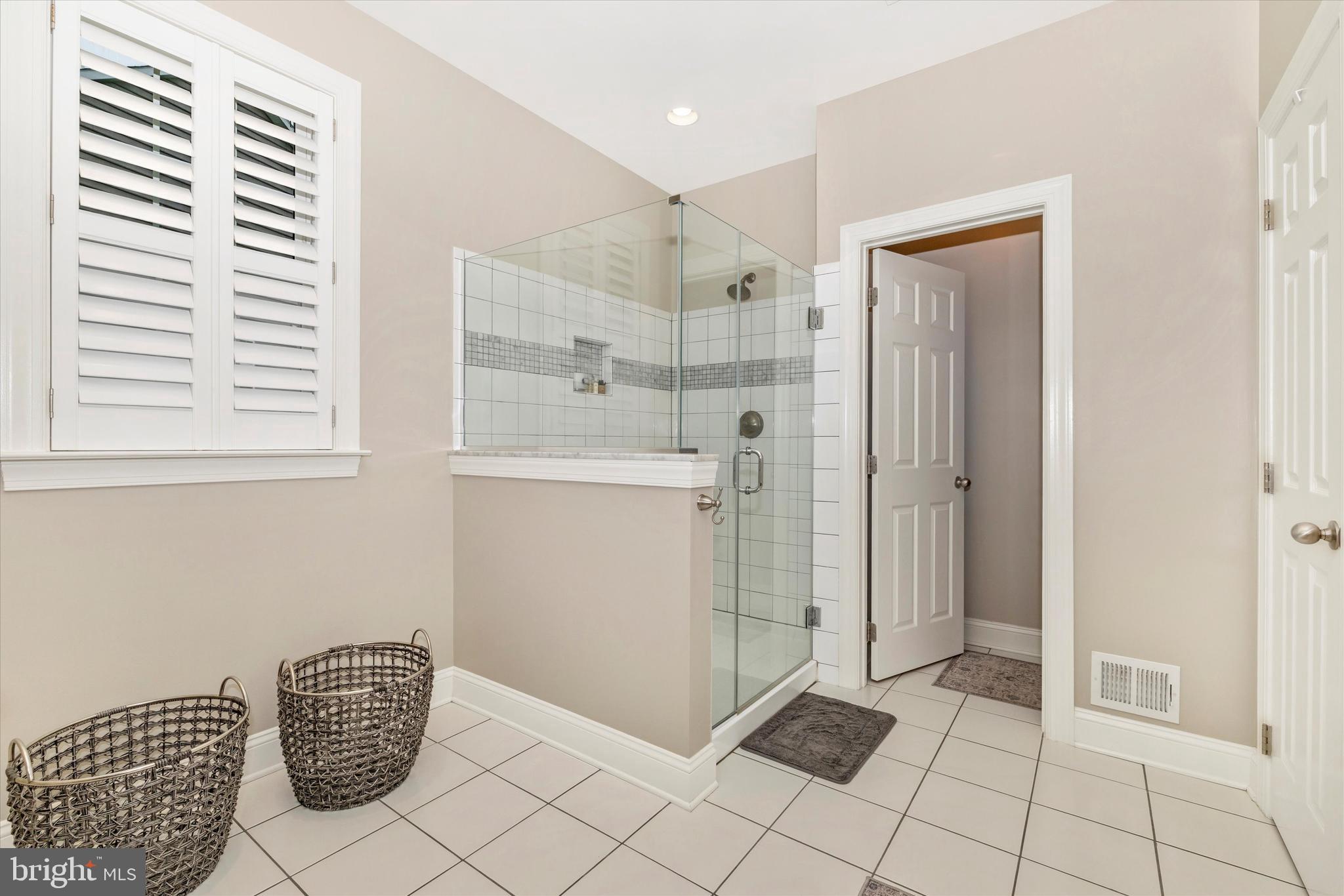 ROYAL OAKS - Residential