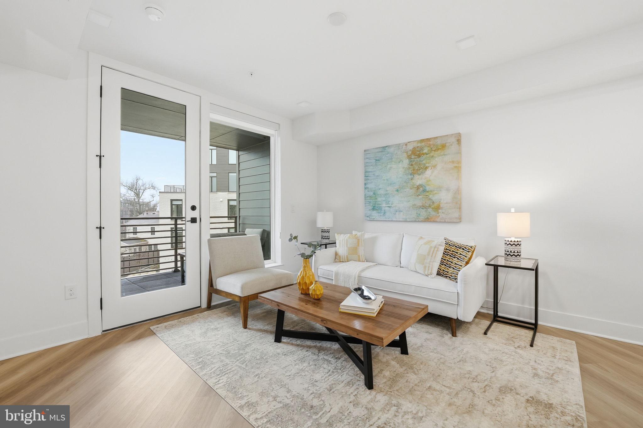 OLD TOWN ALEXANDRIA - Residential