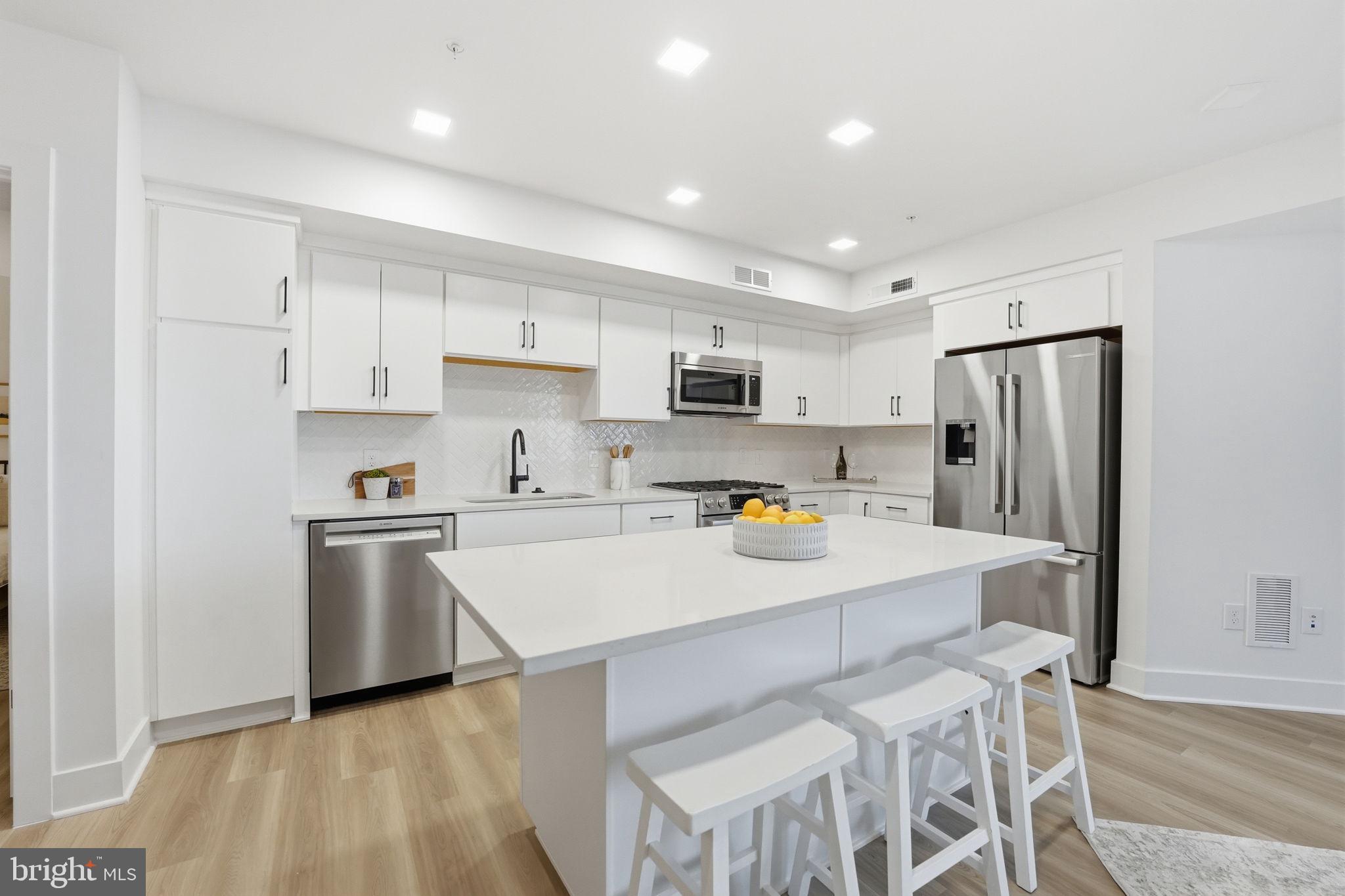 OLD TOWN ALEXANDRIA - Residential