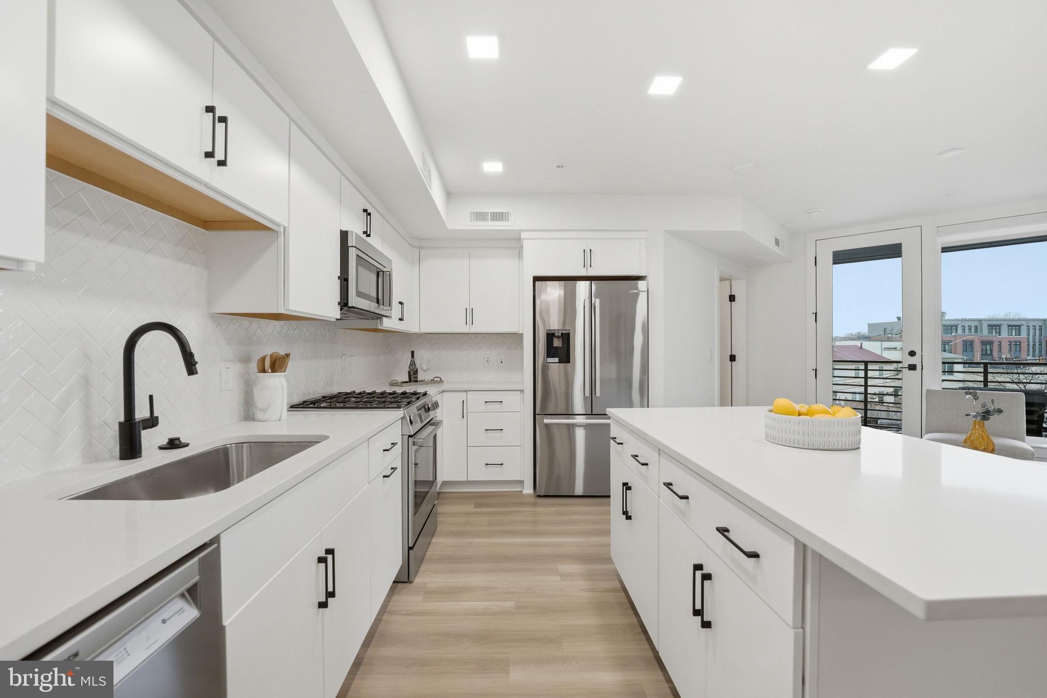 OLD TOWN ALEXANDRIA - Residential