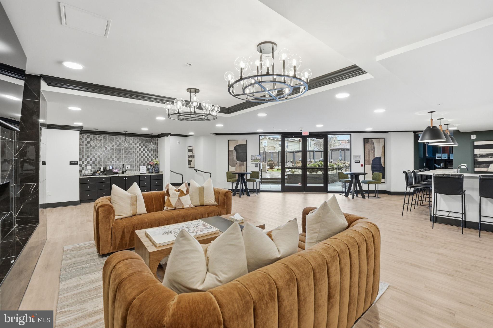 OLD TOWN ALEXANDRIA - Residential