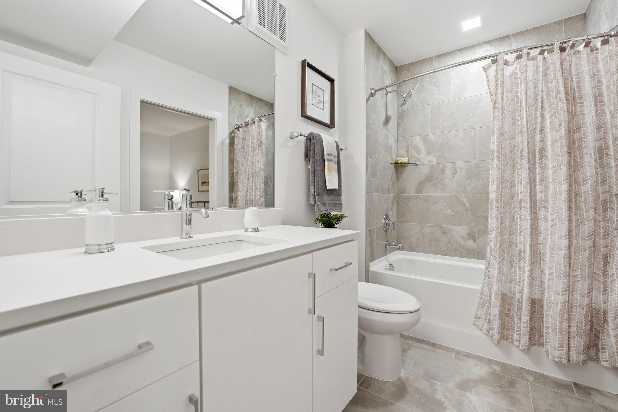 OLD TOWN ALEXANDRIA - Residential