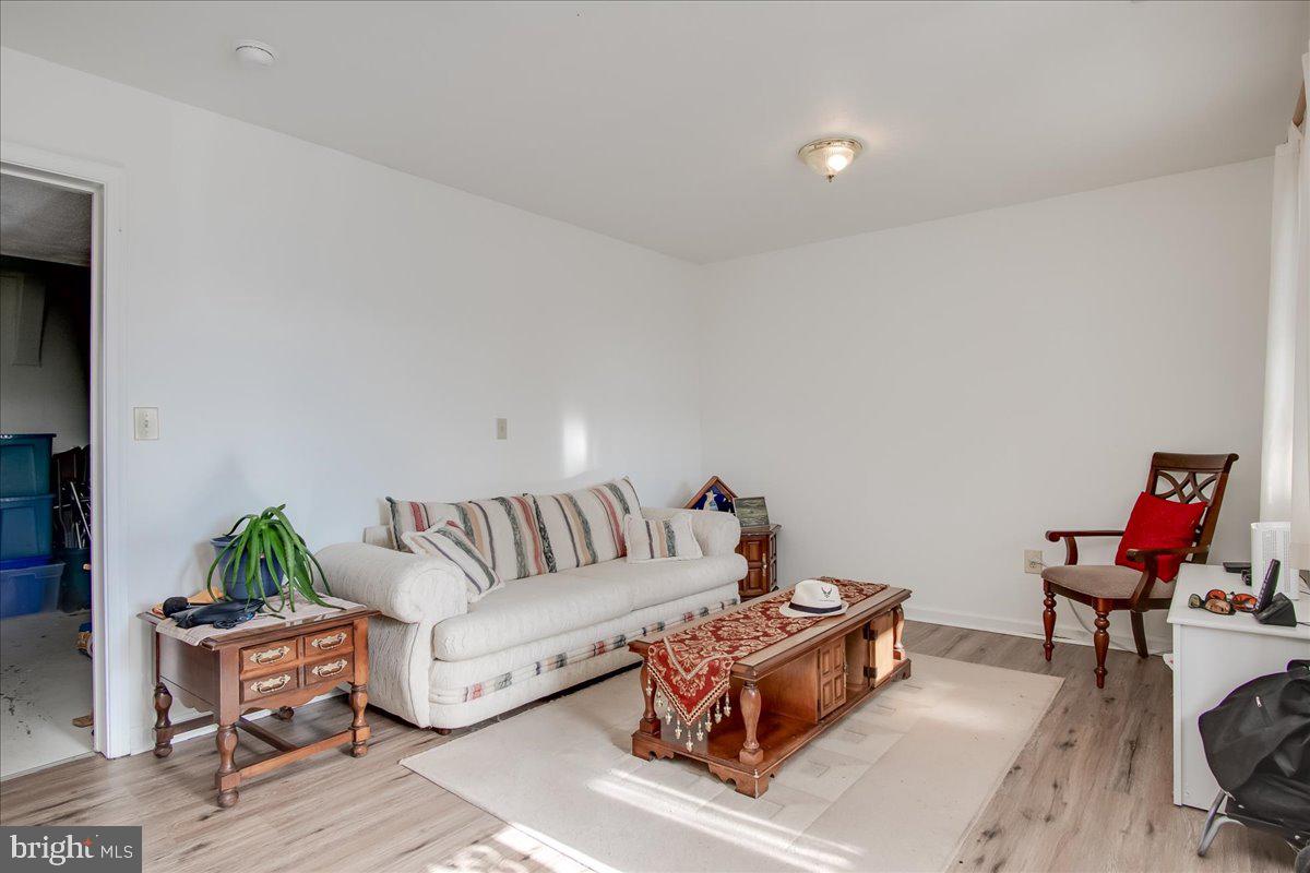 KENLY SQUARE - Residential