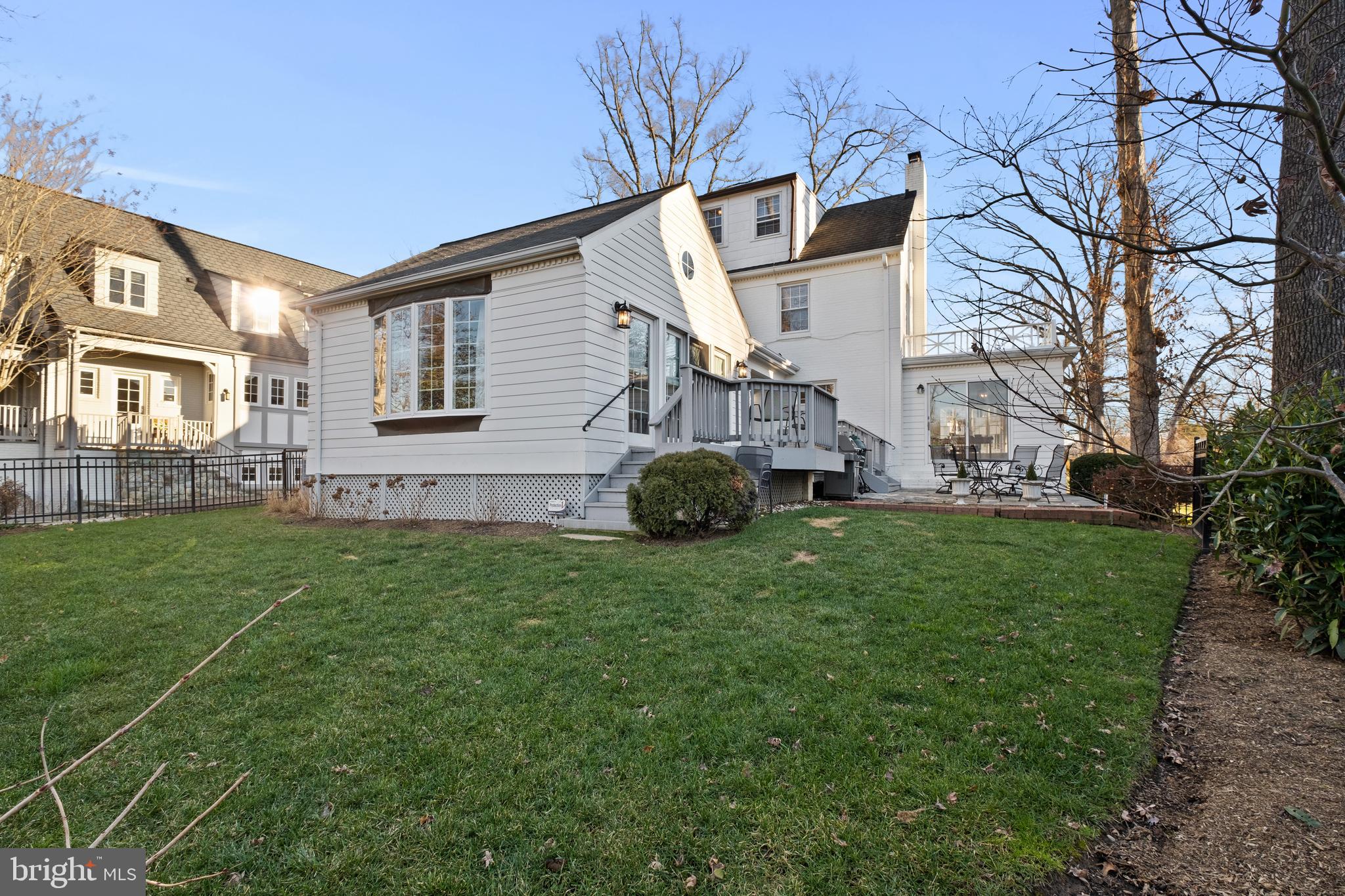 COUNTRY CLUB HILLS - Residential