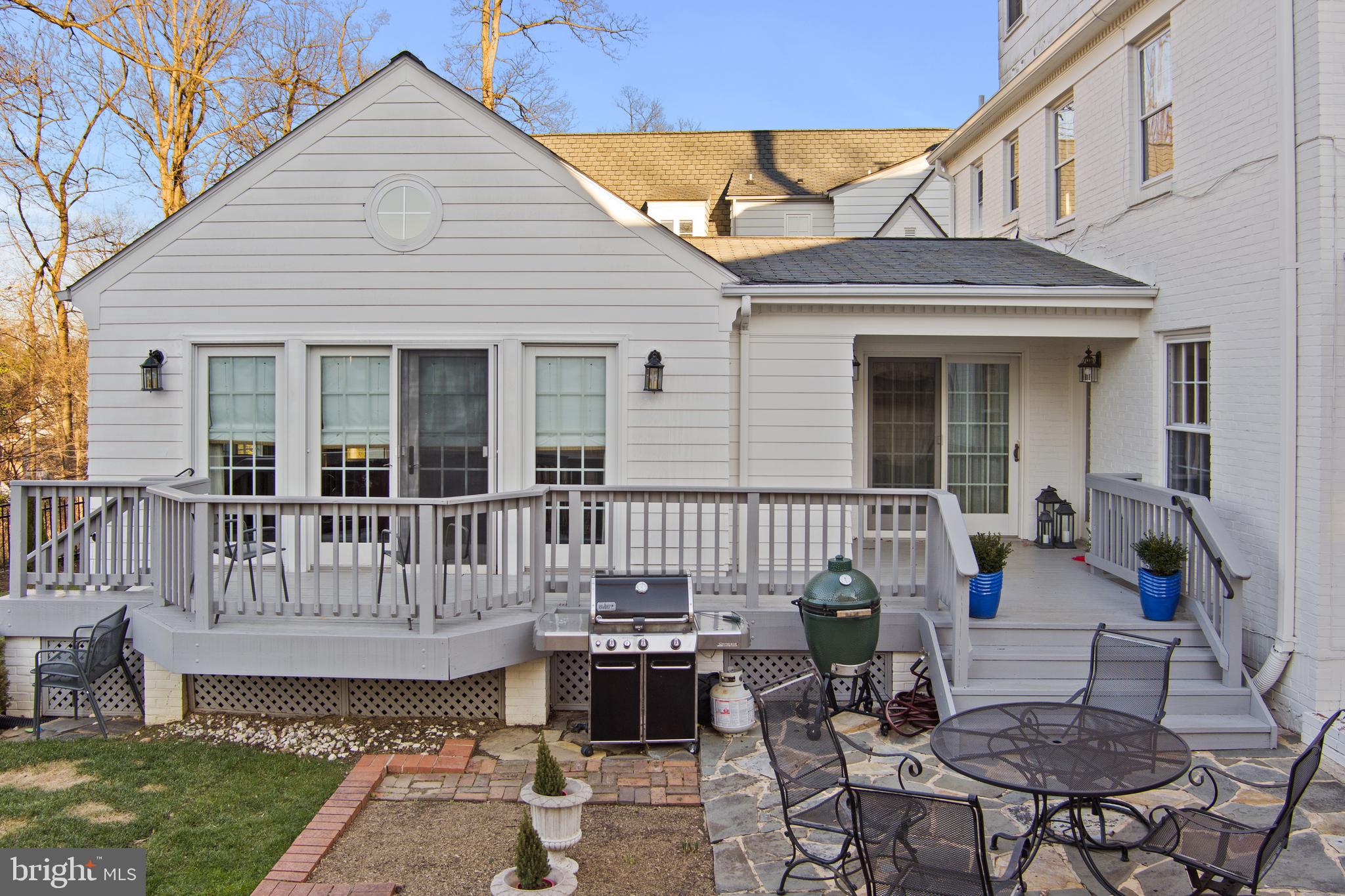 COUNTRY CLUB HILLS - Residential