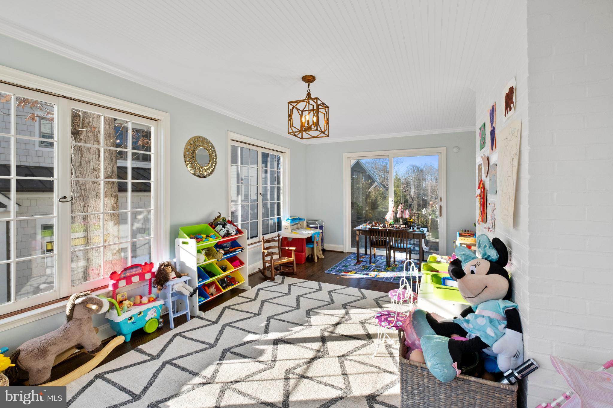 COUNTRY CLUB HILLS - Residential