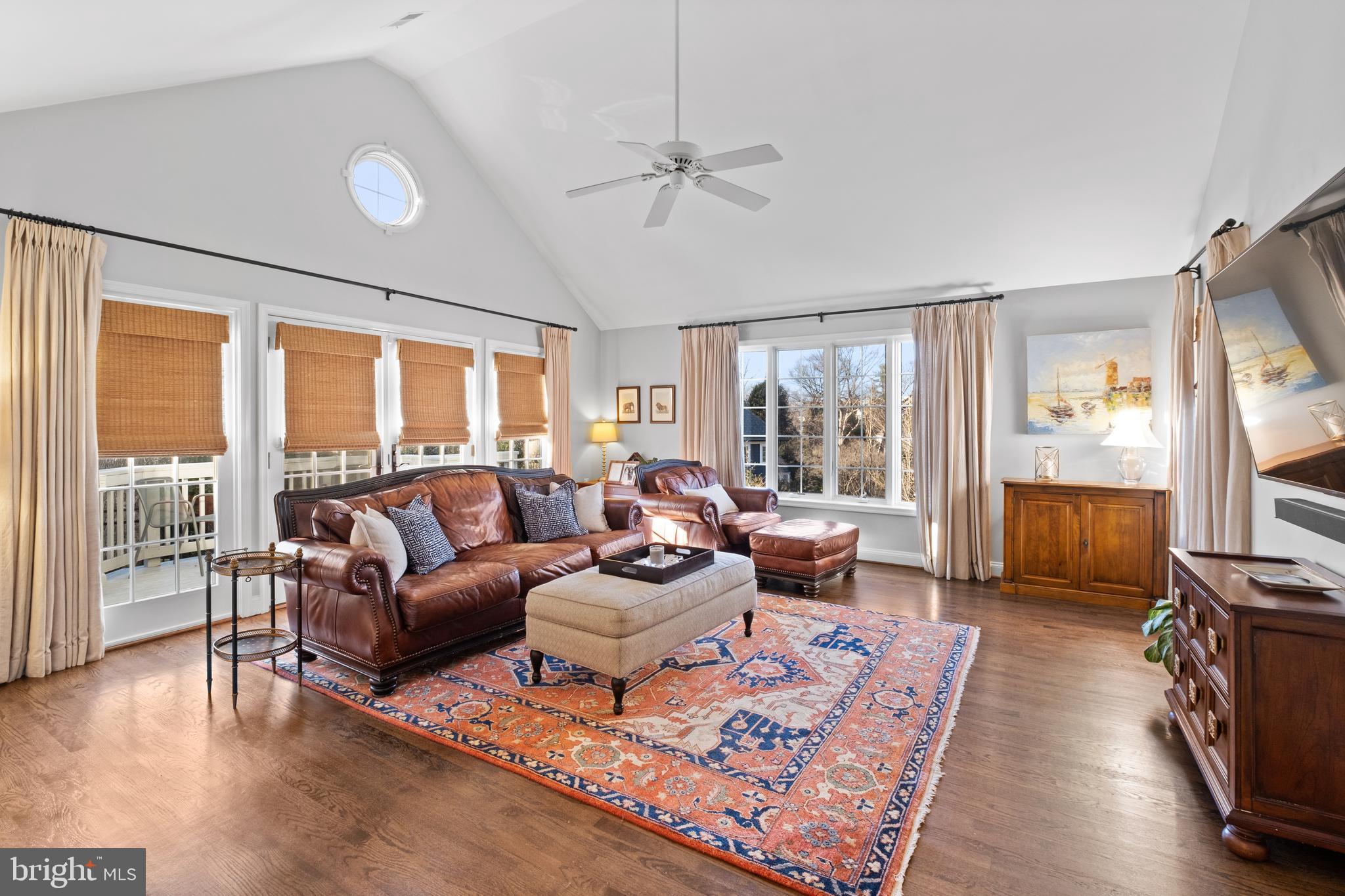 COUNTRY CLUB HILLS - Residential