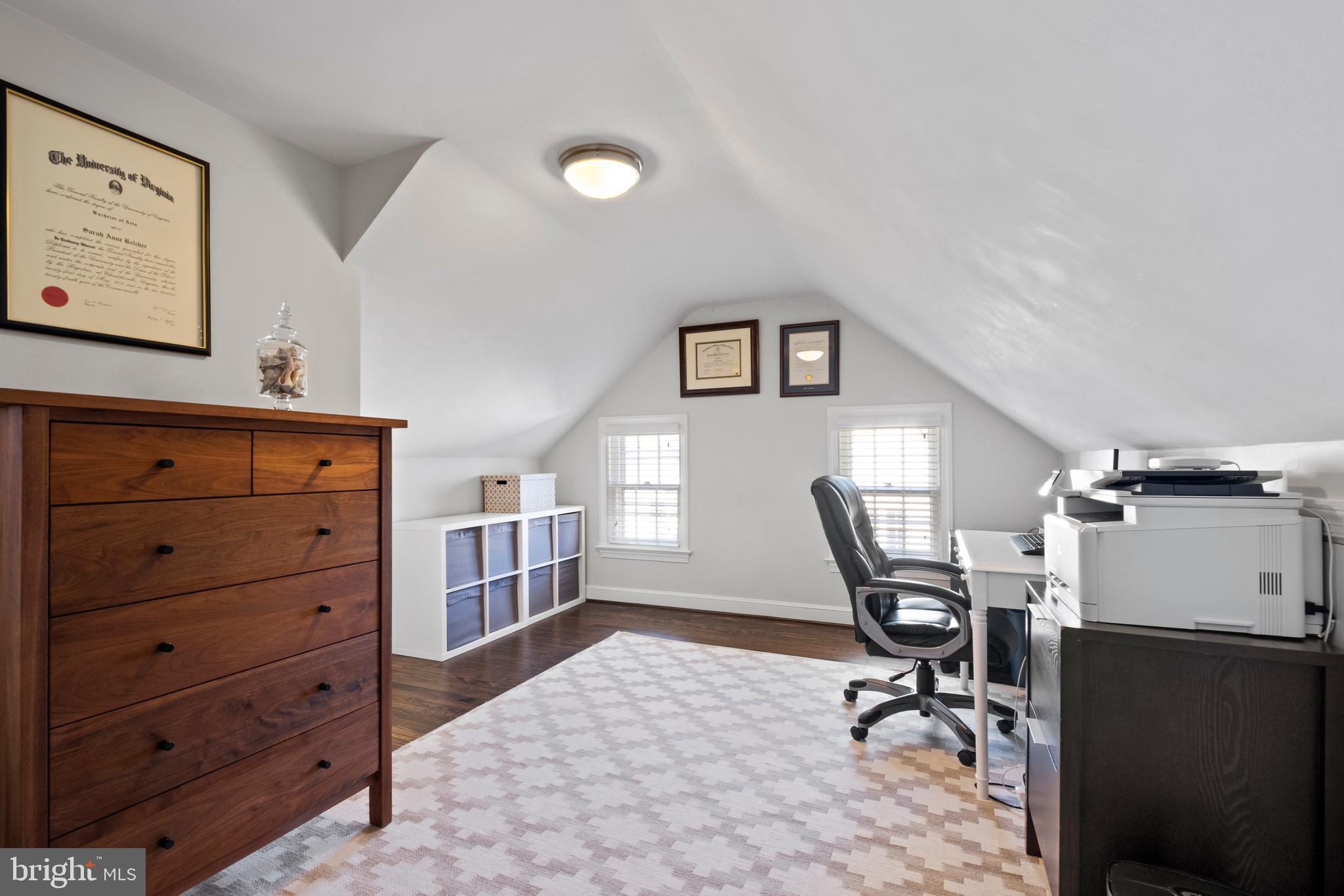 COUNTRY CLUB HILLS - Residential