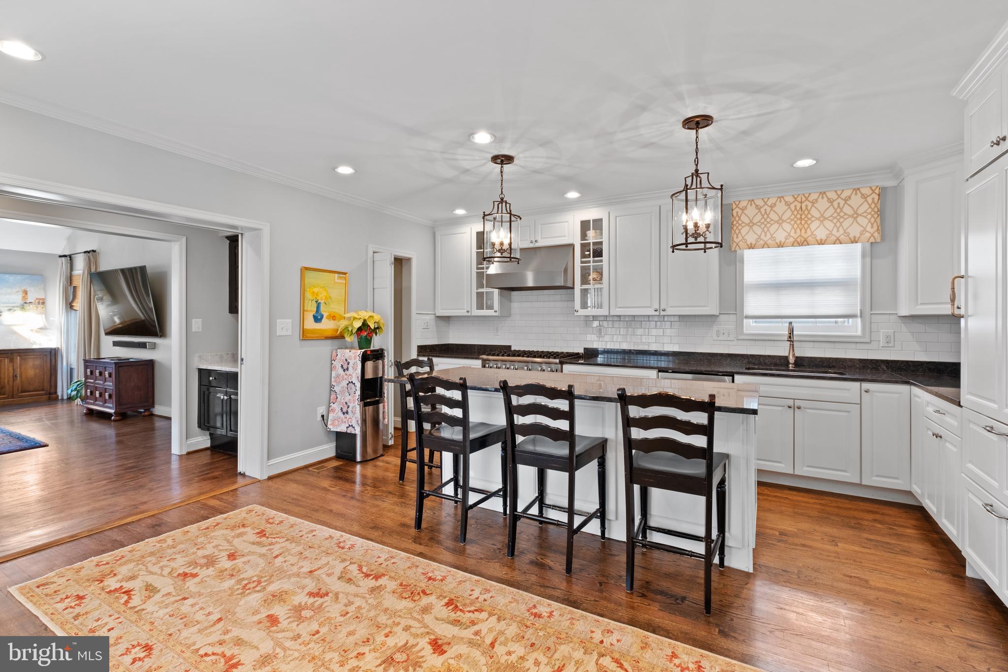 COUNTRY CLUB HILLS - Residential