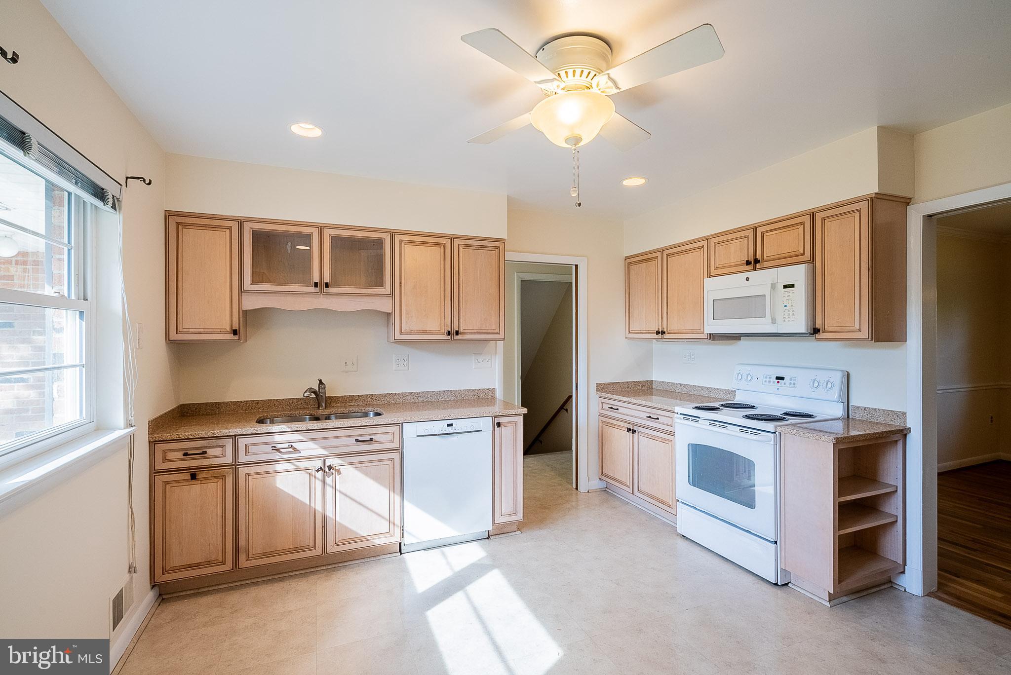 6608 FAIRLAWN DRIVE