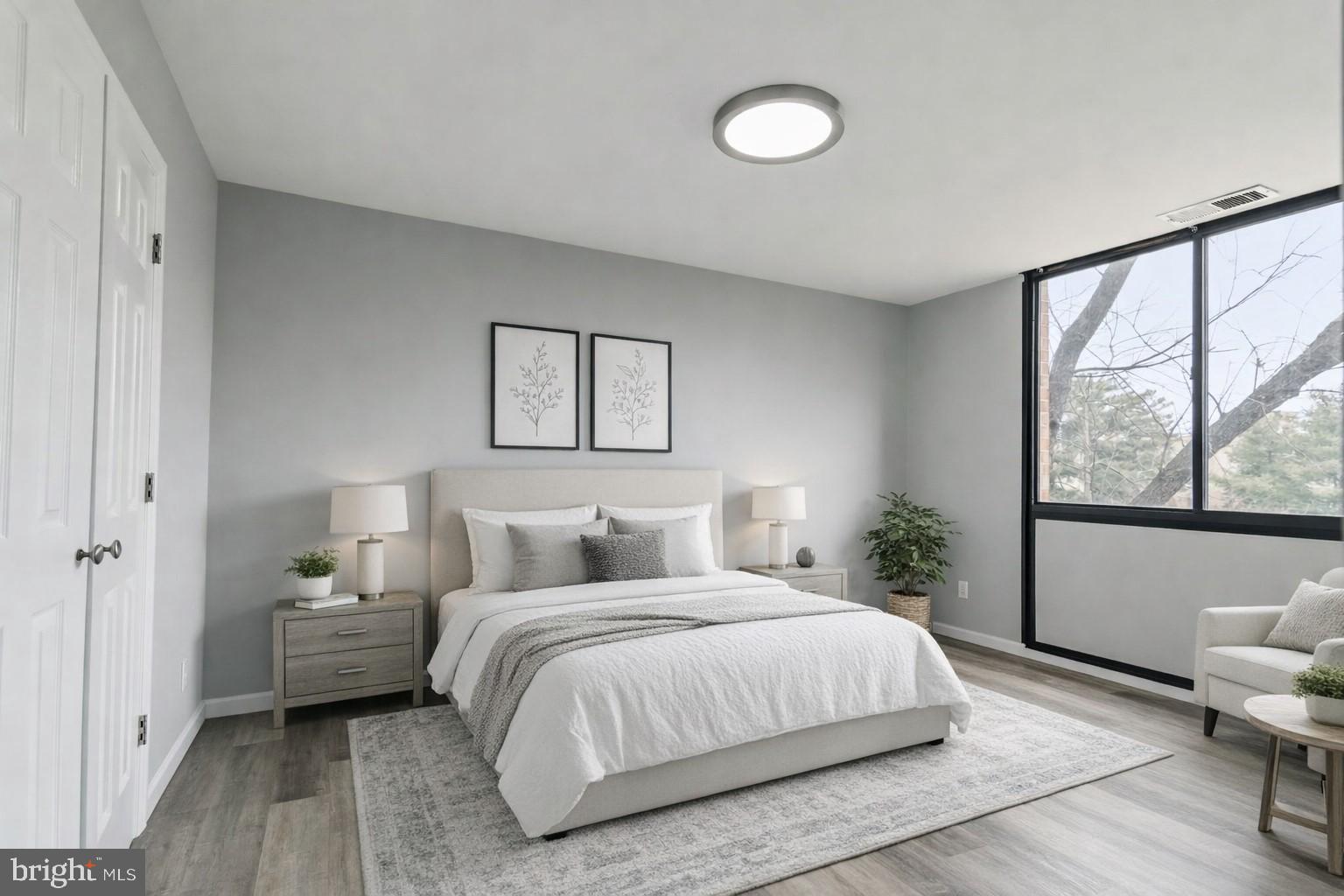 SAXONY SQUARE - Residential