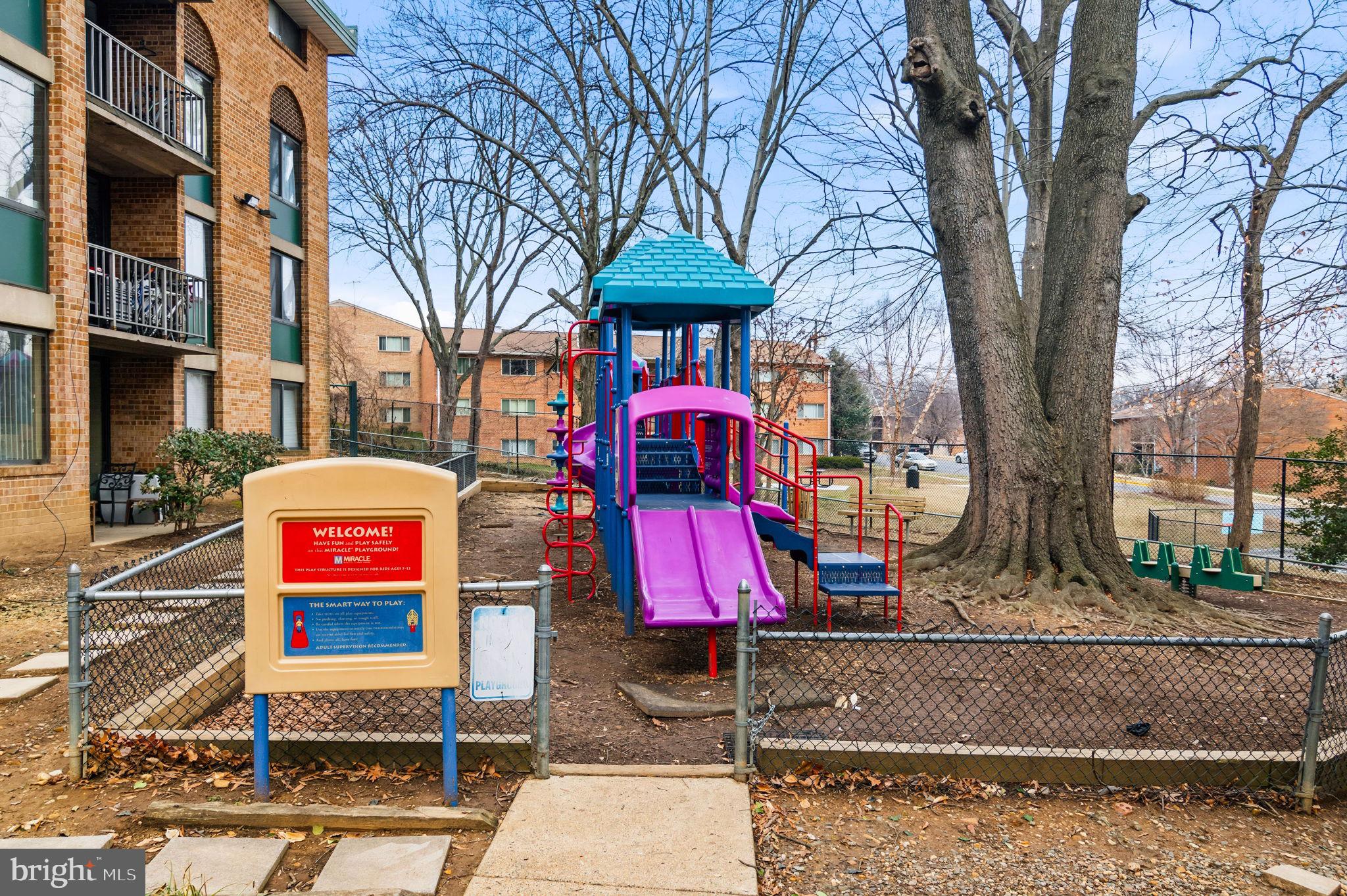 SAXONY SQUARE - Residential