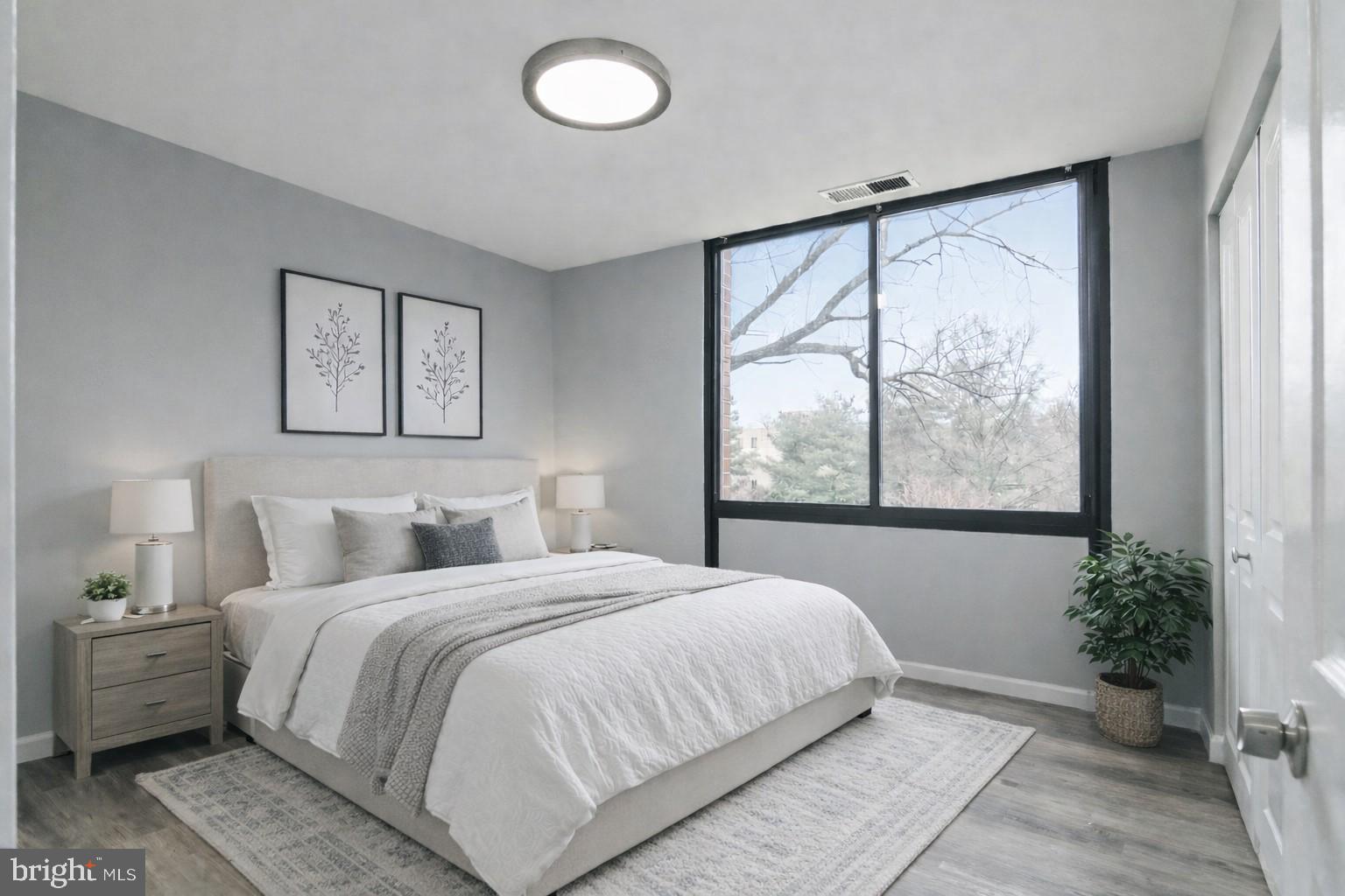 SAXONY SQUARE - Residential