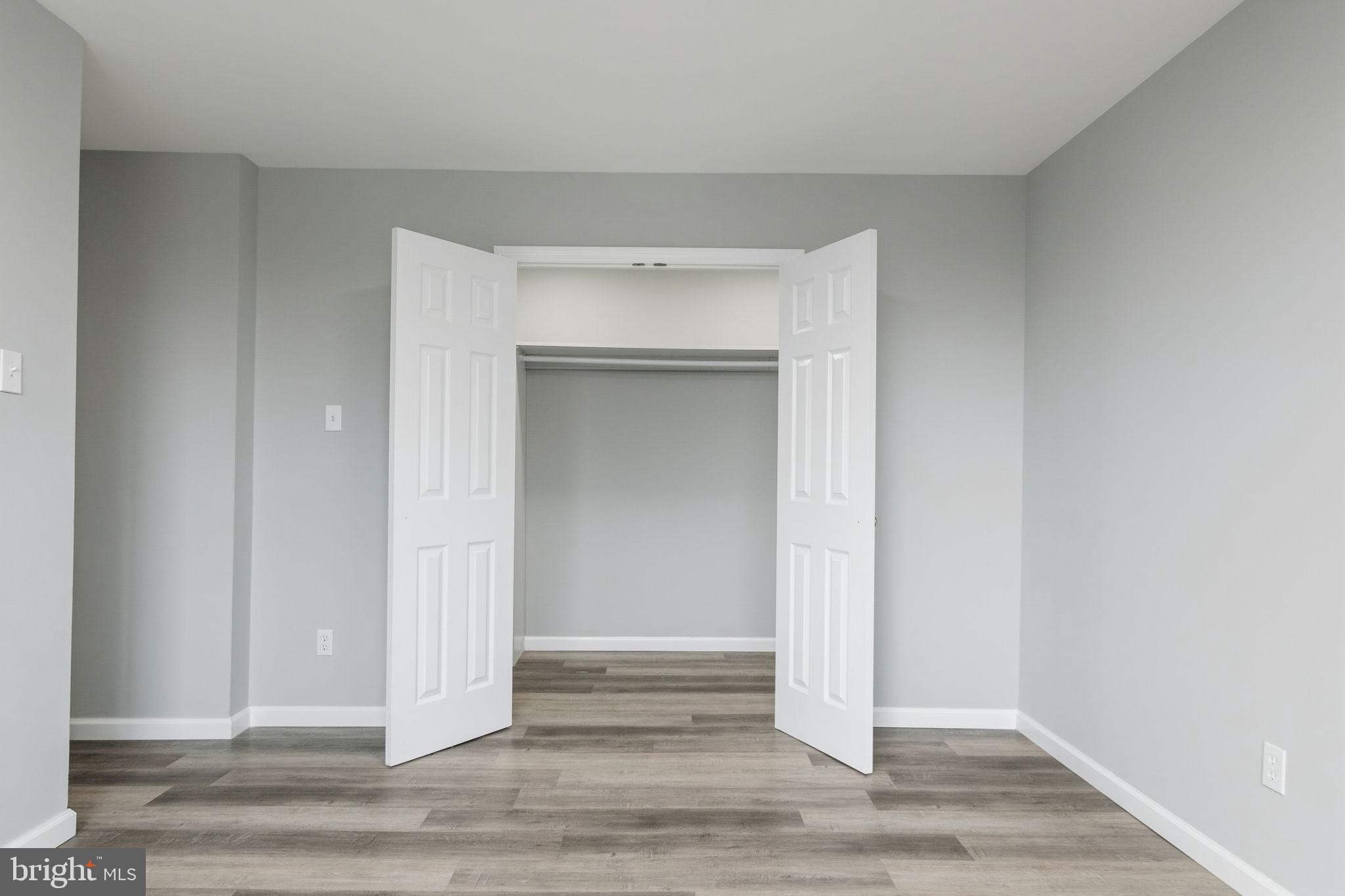 SAXONY SQUARE - Residential