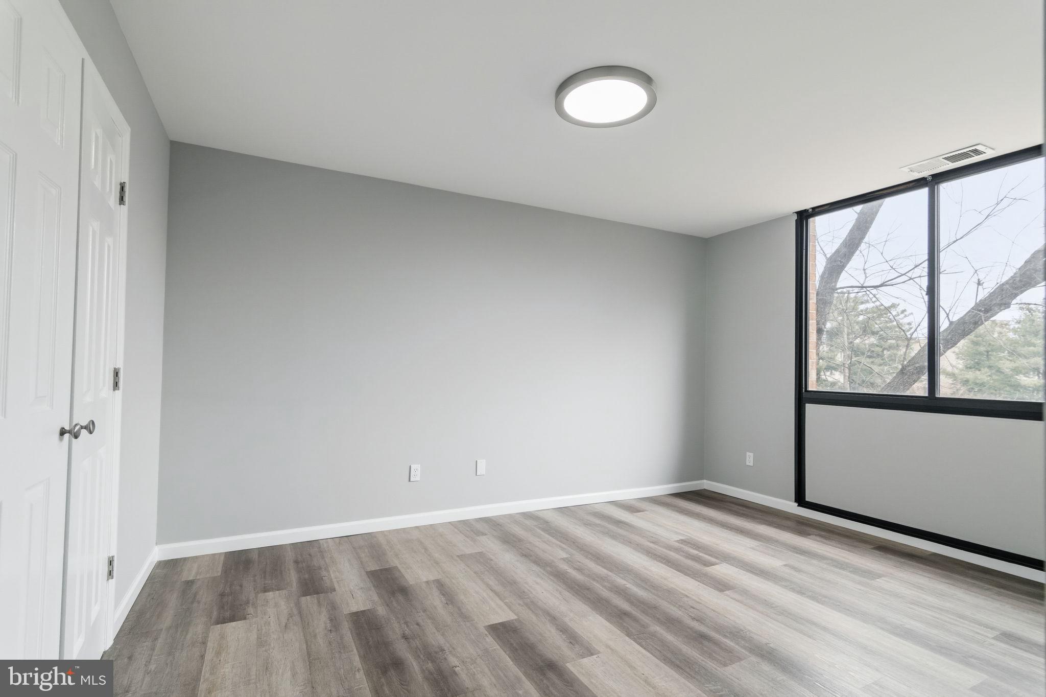 SAXONY SQUARE - Residential