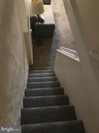 LAWNDALE - Residential Lease
