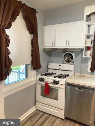 LAWNDALE - Residential Lease