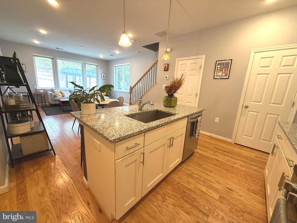 Photo of 102 S Pickett Street #101, ALEXANDRIA, VA 22304 (MLS # VAAX2050426)