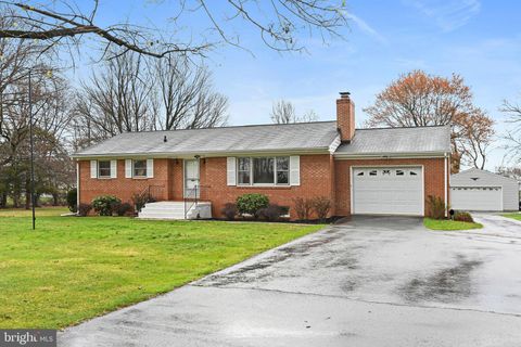 Photo of 1396 S King Street, LEESBURG, VA 20175 (MLS # VALO2117374)