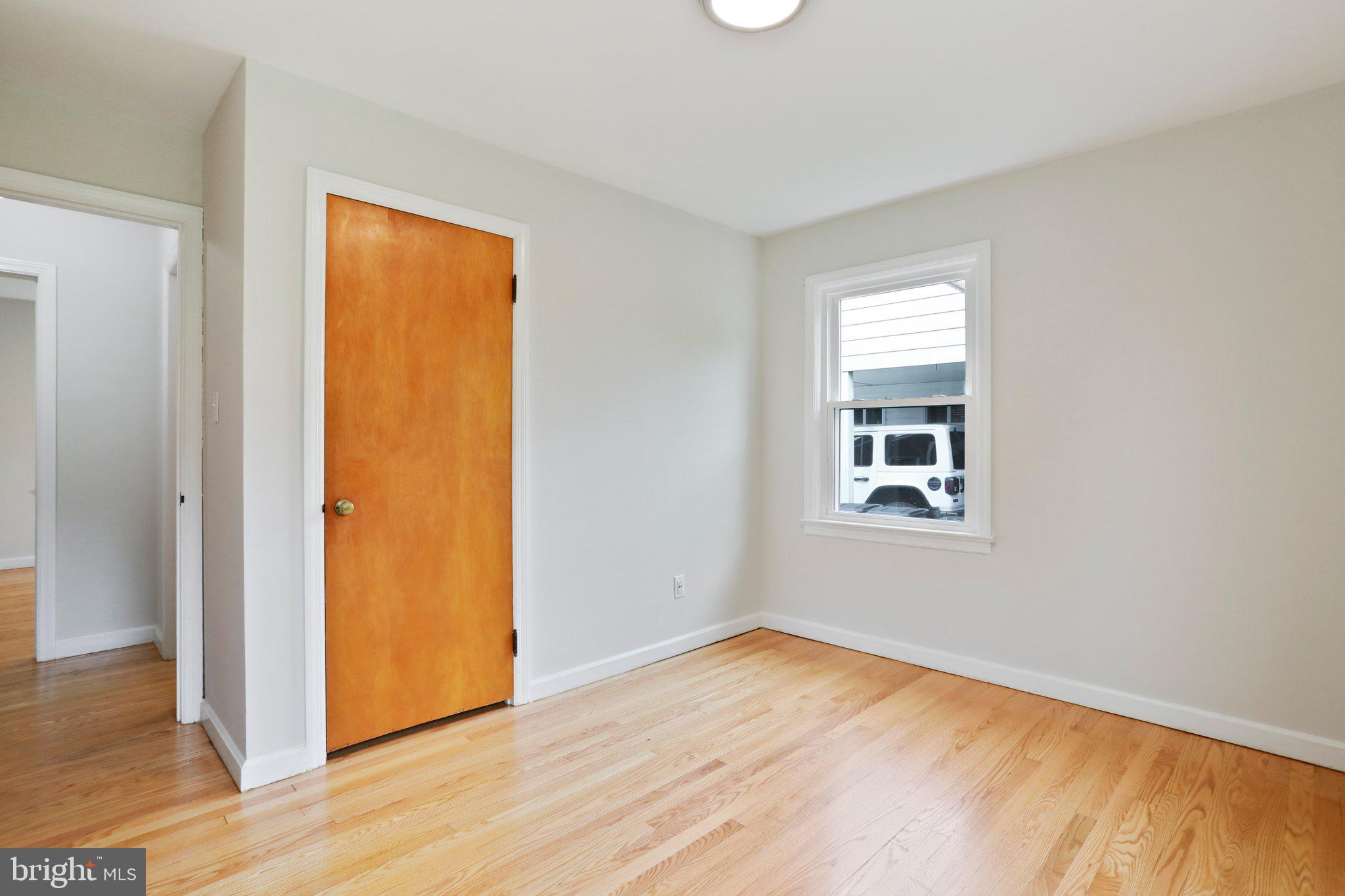 HALFWAY - Residential