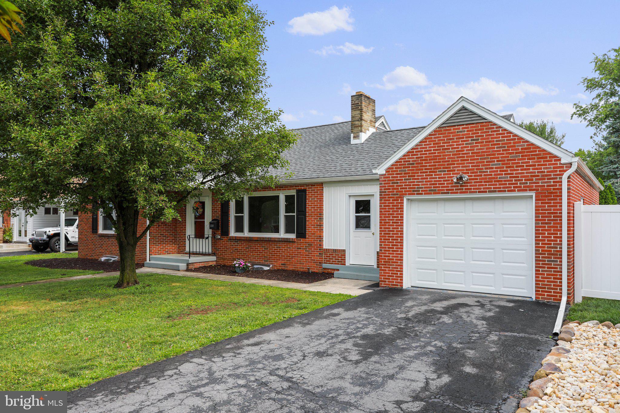 HALFWAY - Residential