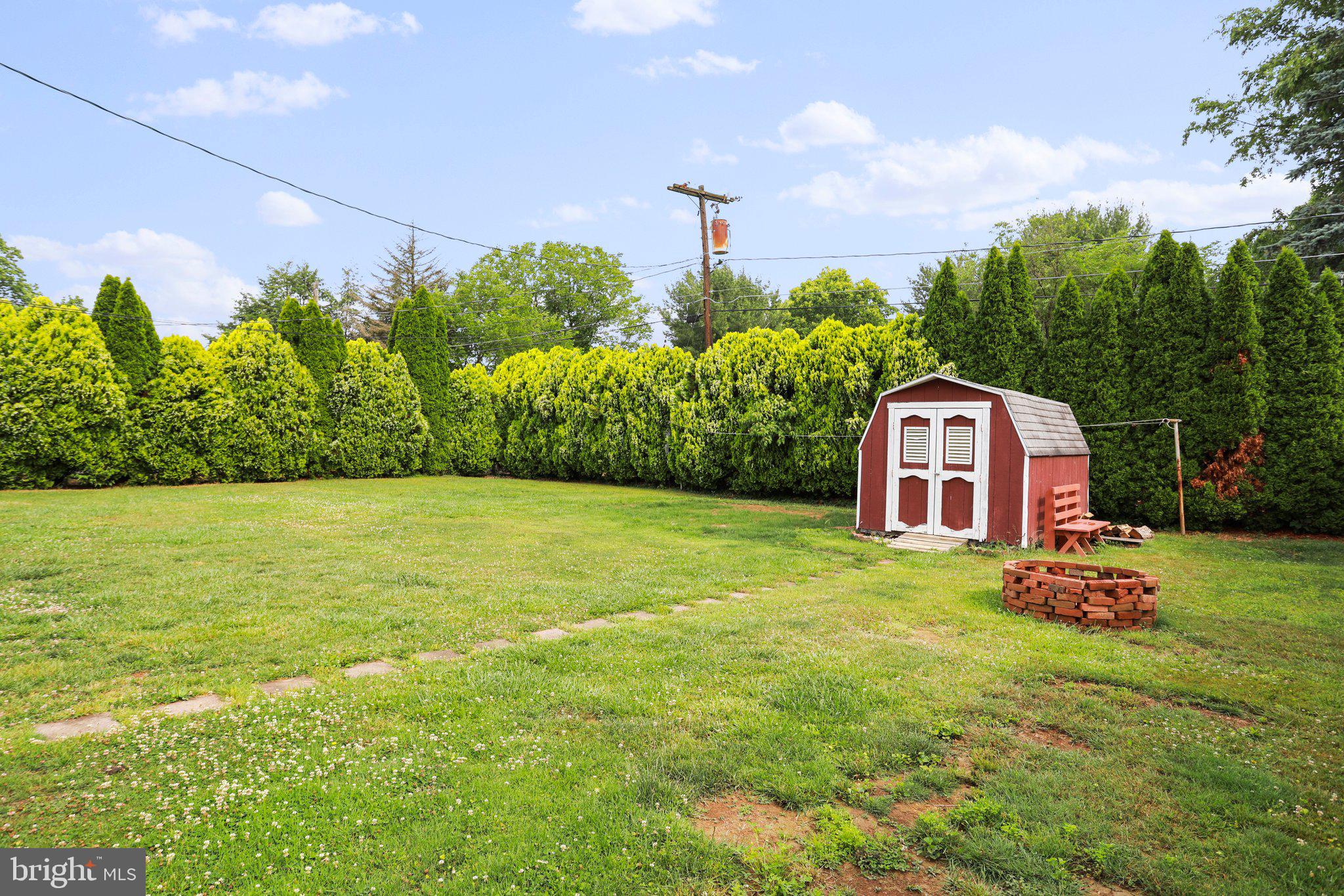 HALFWAY - Residential