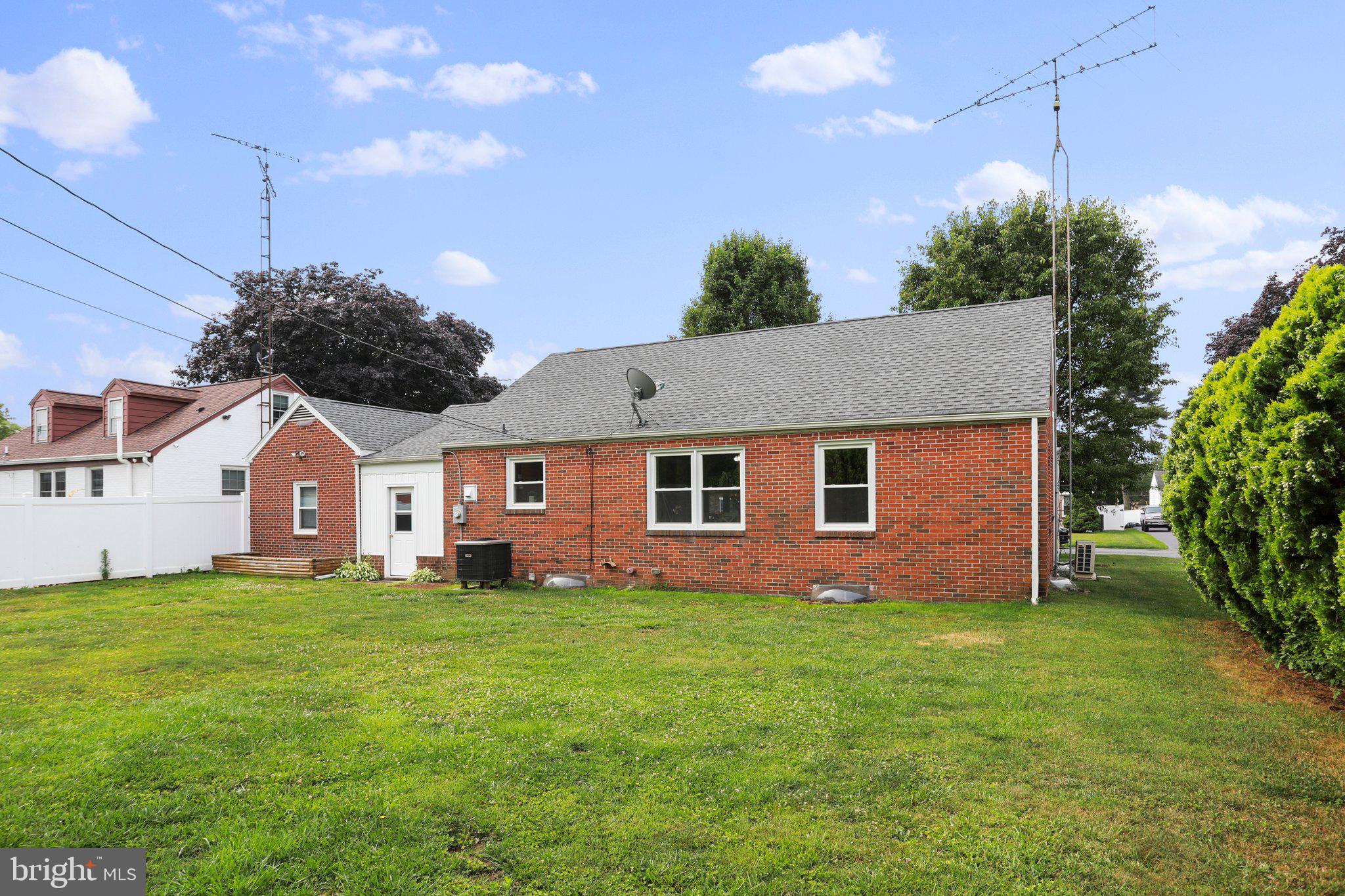 HALFWAY - Residential