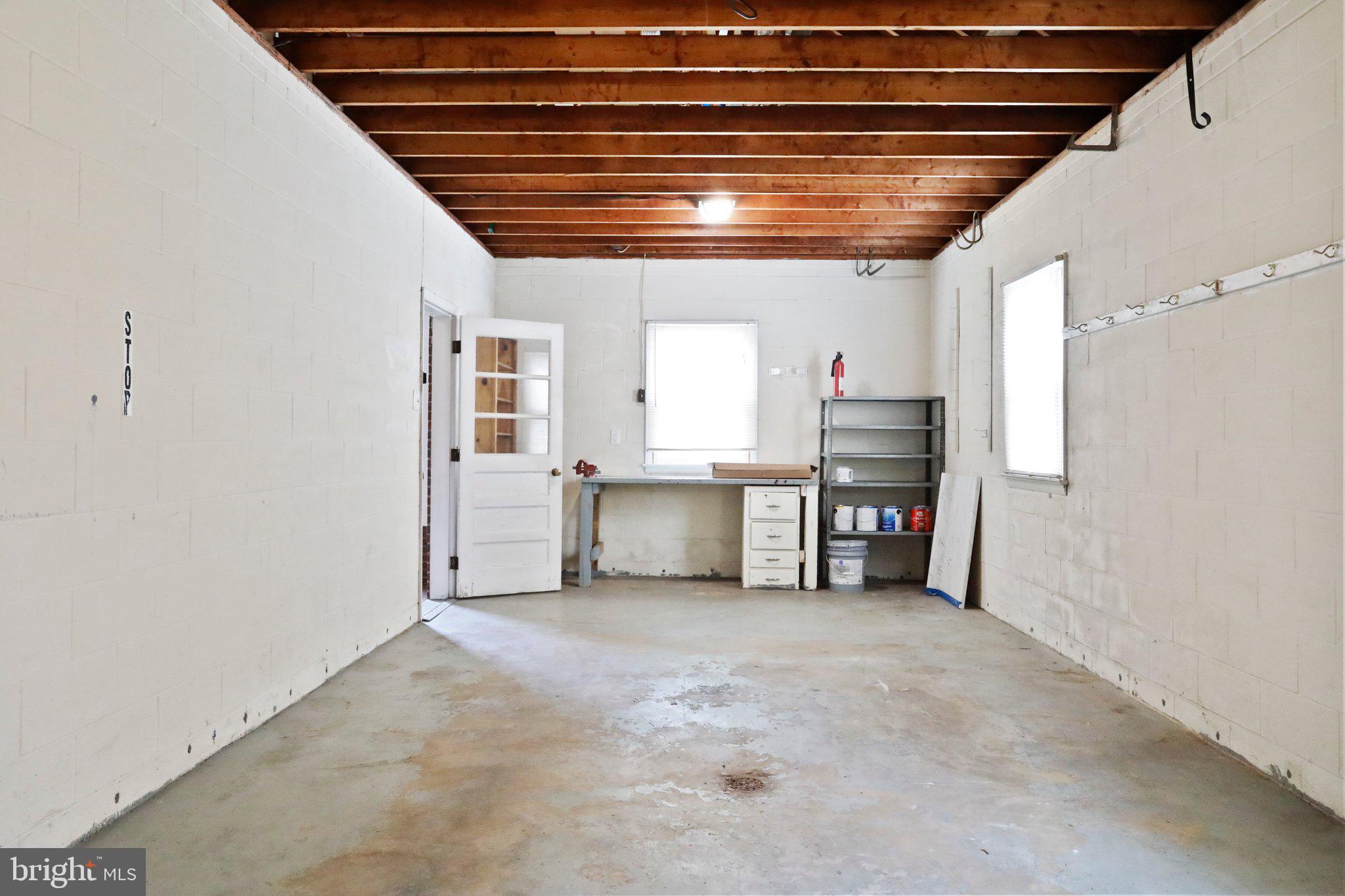 HALFWAY - Residential