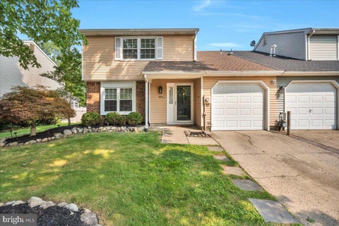 Townhouse For Rent - 166 Stratton Lane<br/> MOUNT LAUREL, NJ 08054