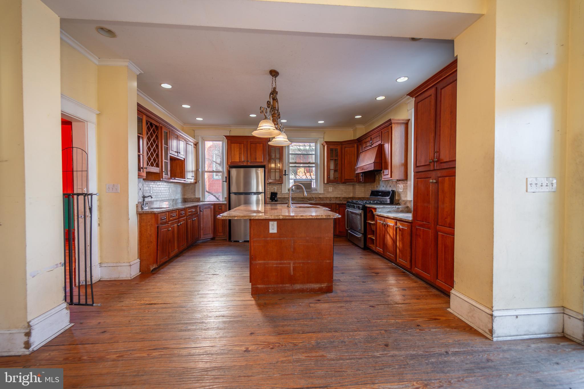 MAYFIELD - Residential