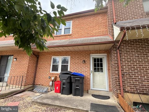 Townhouse For Sale - 130 Kelmar Avenue<br/> MALVERN, PA 19355