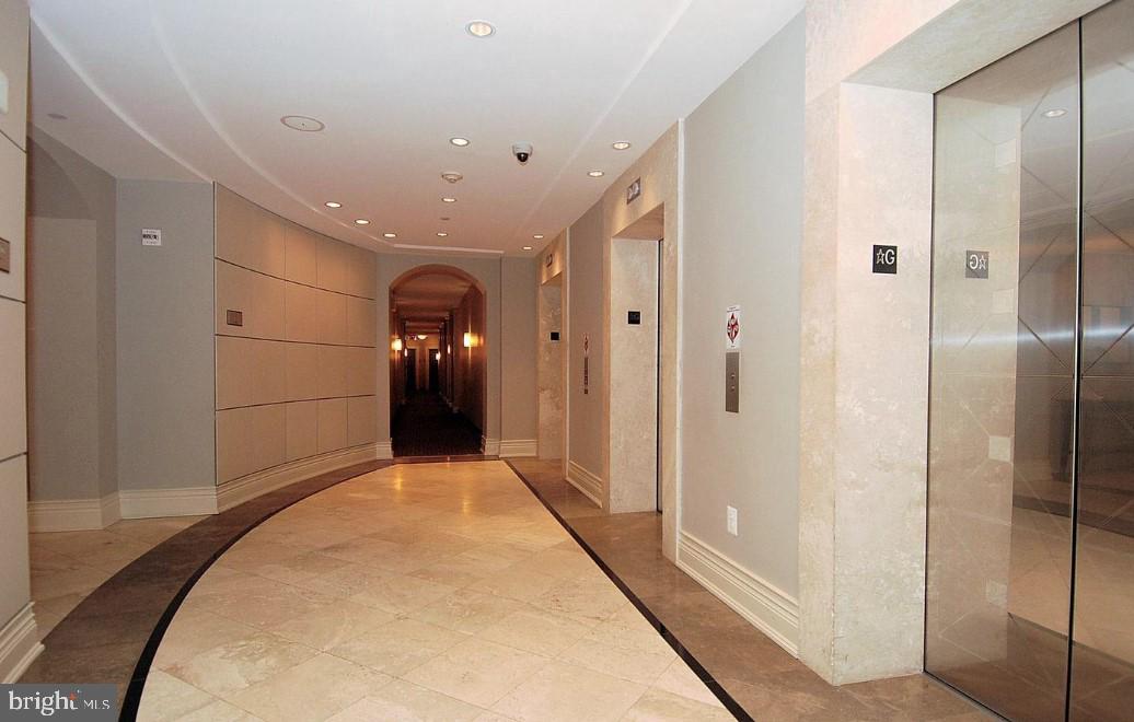 GALLERY AT WHITE FLINT - Residential Lease