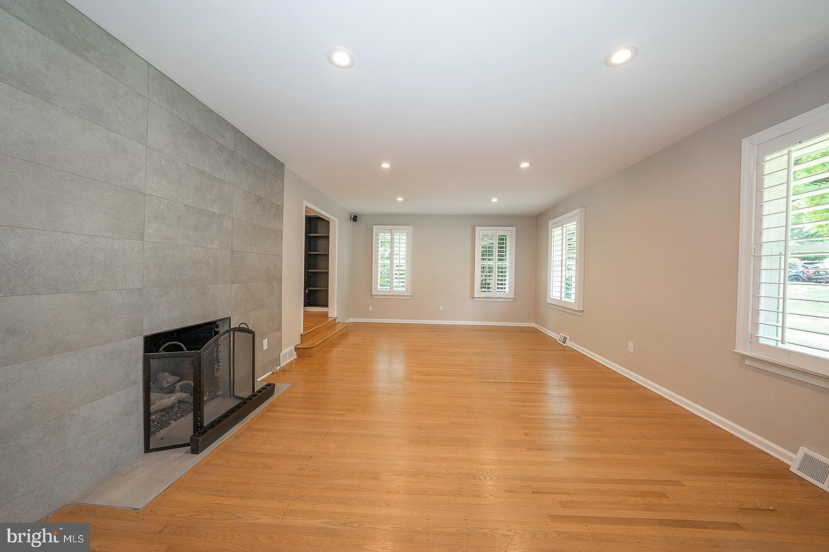 327 STRATHMORE DRIVE